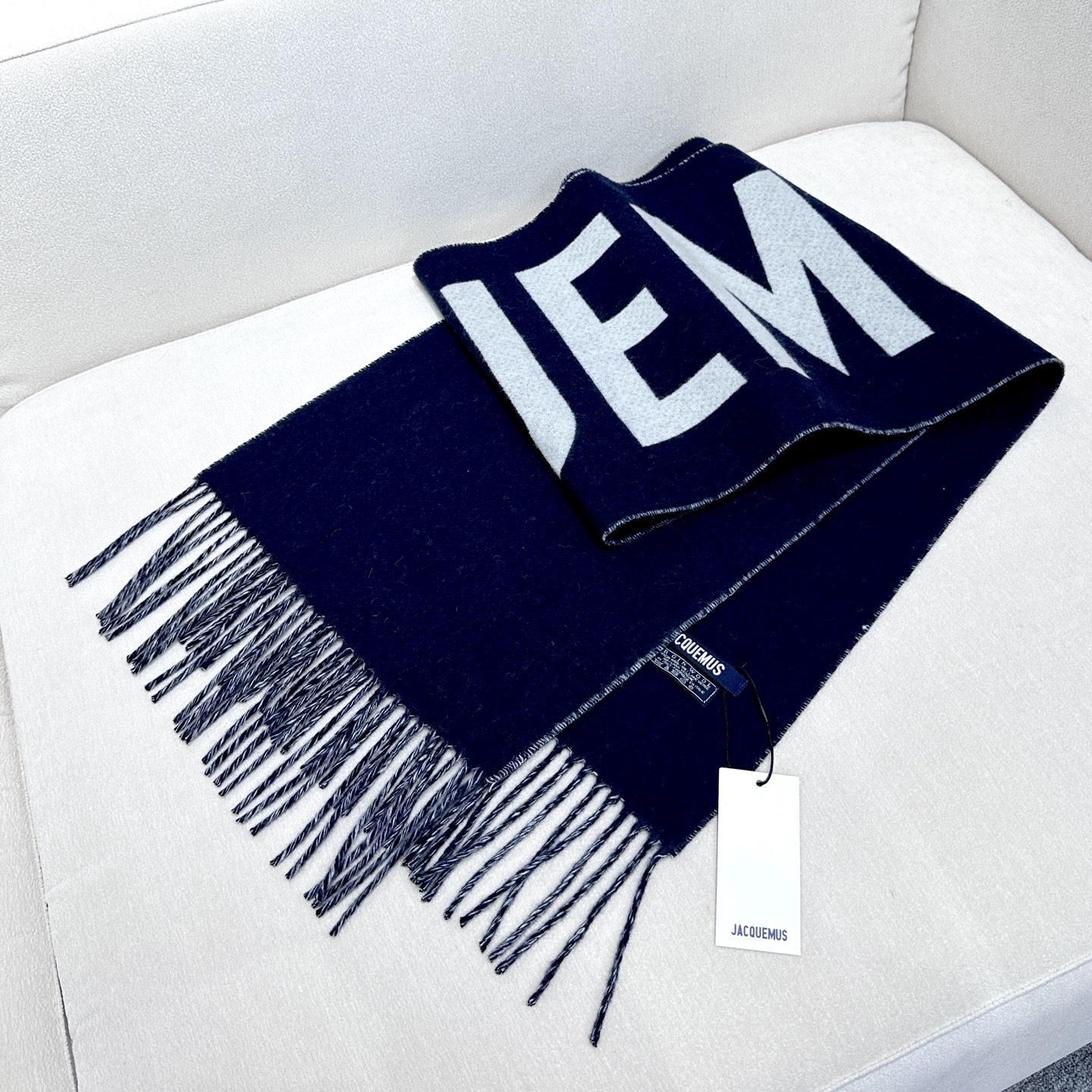 ✨Jacquemus 双面围巾❗今年真的被疯狂种草 今年冬天就非宠这条 好看的要疯掉了，太有型太有魅力了