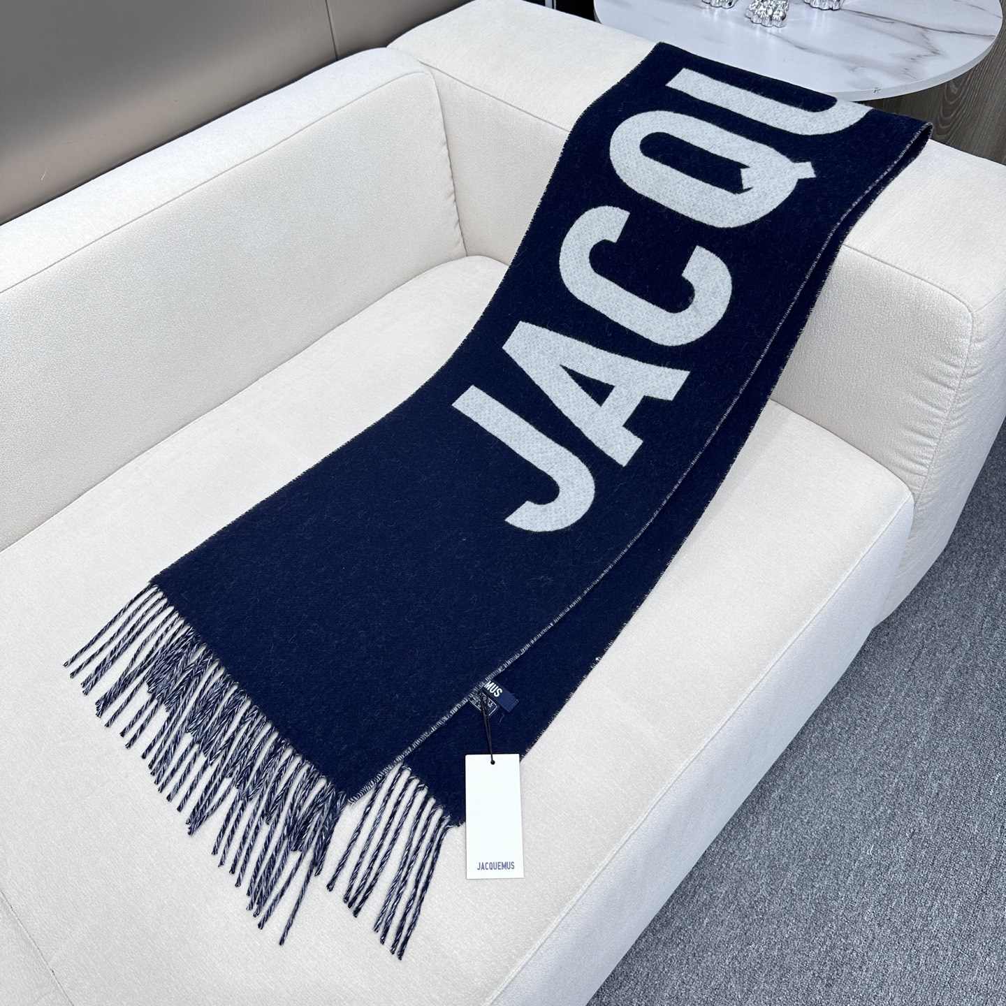 ✨Jacquemus 双面围巾❗今年真的被疯狂种草 今年冬天就非宠这条 好看的要疯掉了，太有型太有魅力了