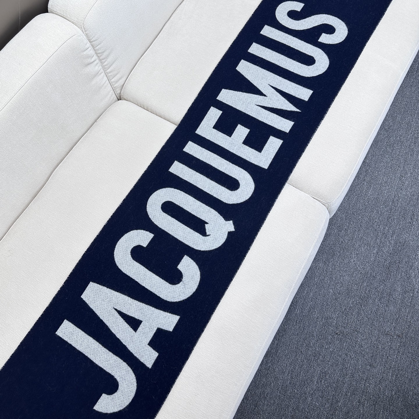 ✨Jacquemus 双面围巾❗今年真的被疯狂种草 今年冬天就非宠这条 好看的要疯掉了，太有型太有魅力了