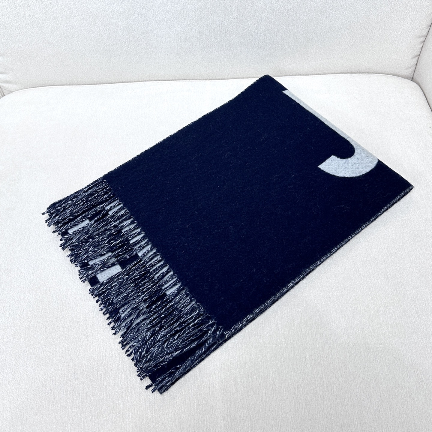 ✨Jacquemus 双面围巾❗今年真的被疯狂种草 今年冬天就非宠这条 好看的要疯掉了，太有型太有魅力了