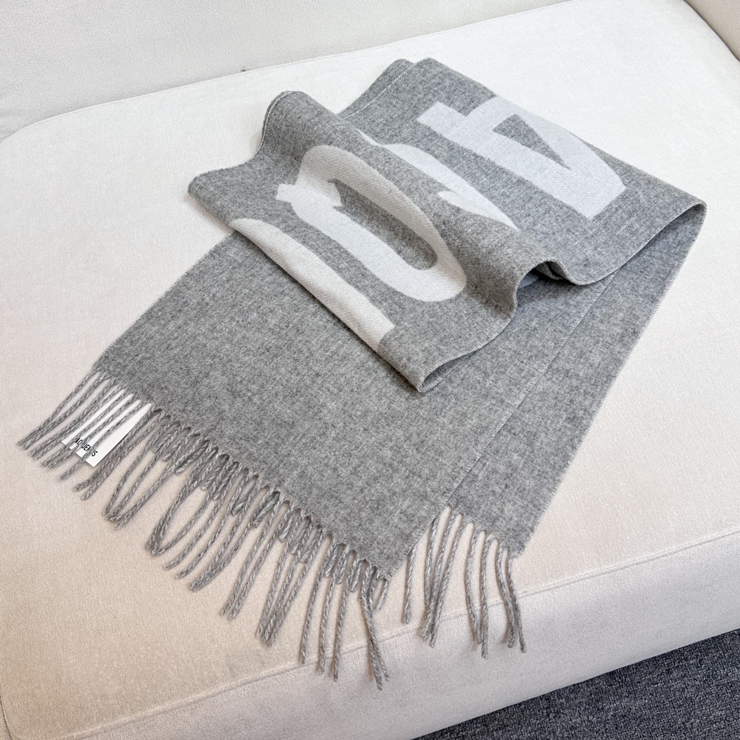 ✨Jacquemus 双面围巾❗今年真的被疯狂种草 今年冬天就非宠这条 好看的要疯掉了，太有型太有魅力了