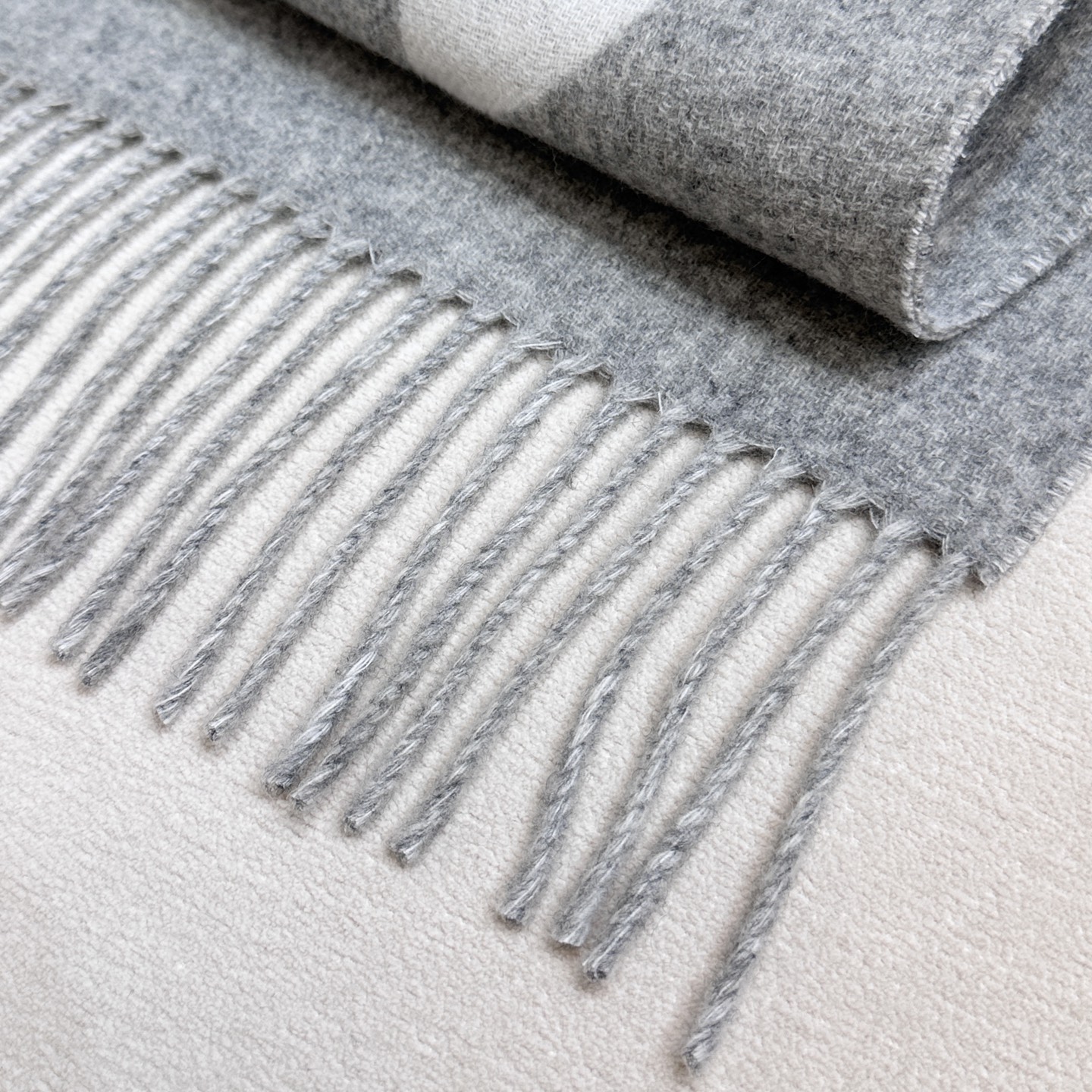 ✨Jacquemus 双面围巾❗今年真的被疯狂种草 今年冬天就非宠这条 好看的要疯掉了，太有型太有魅力了