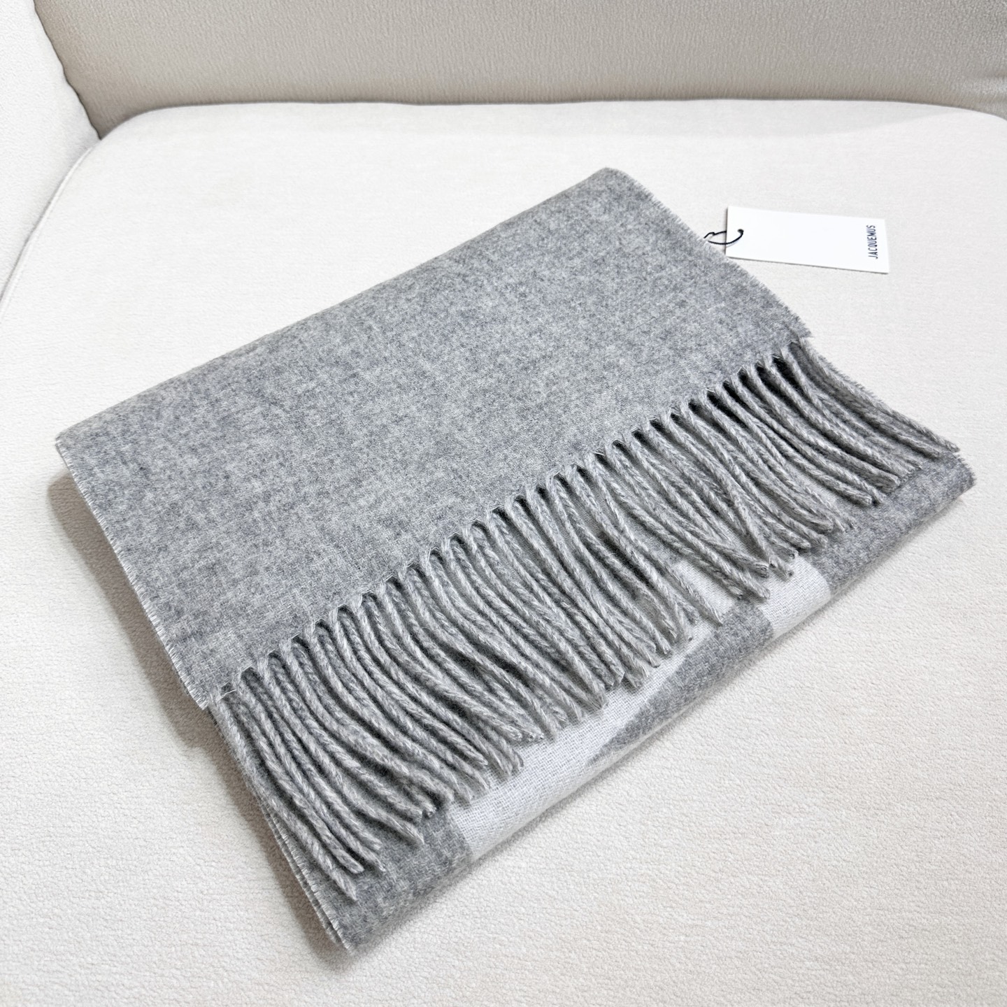 ✨Jacquemus 双面围巾❗今年真的被疯狂种草 今年冬天就非宠这条 好看的要疯掉了，太有型太有魅力了