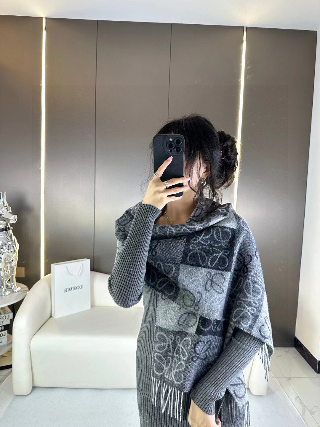 高版本。价优版本130品名: 新双色棋盘格面料：羊毛➕羊绒尺寸：40*180（不含须）颜色： 绿色全新升