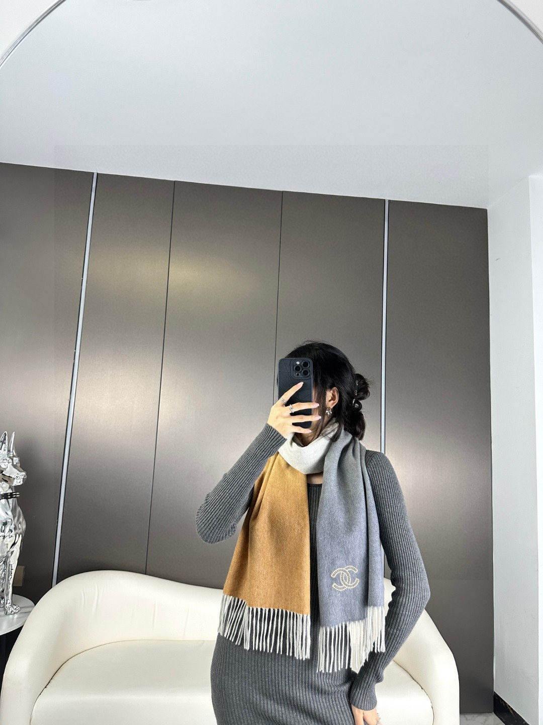 香奈儿2023渐变色👍巴黎时装展商务男士女士通用双面羊绒披肩🔥代工厂臻选上乘的超细羊绒纤维 进行纯手工精