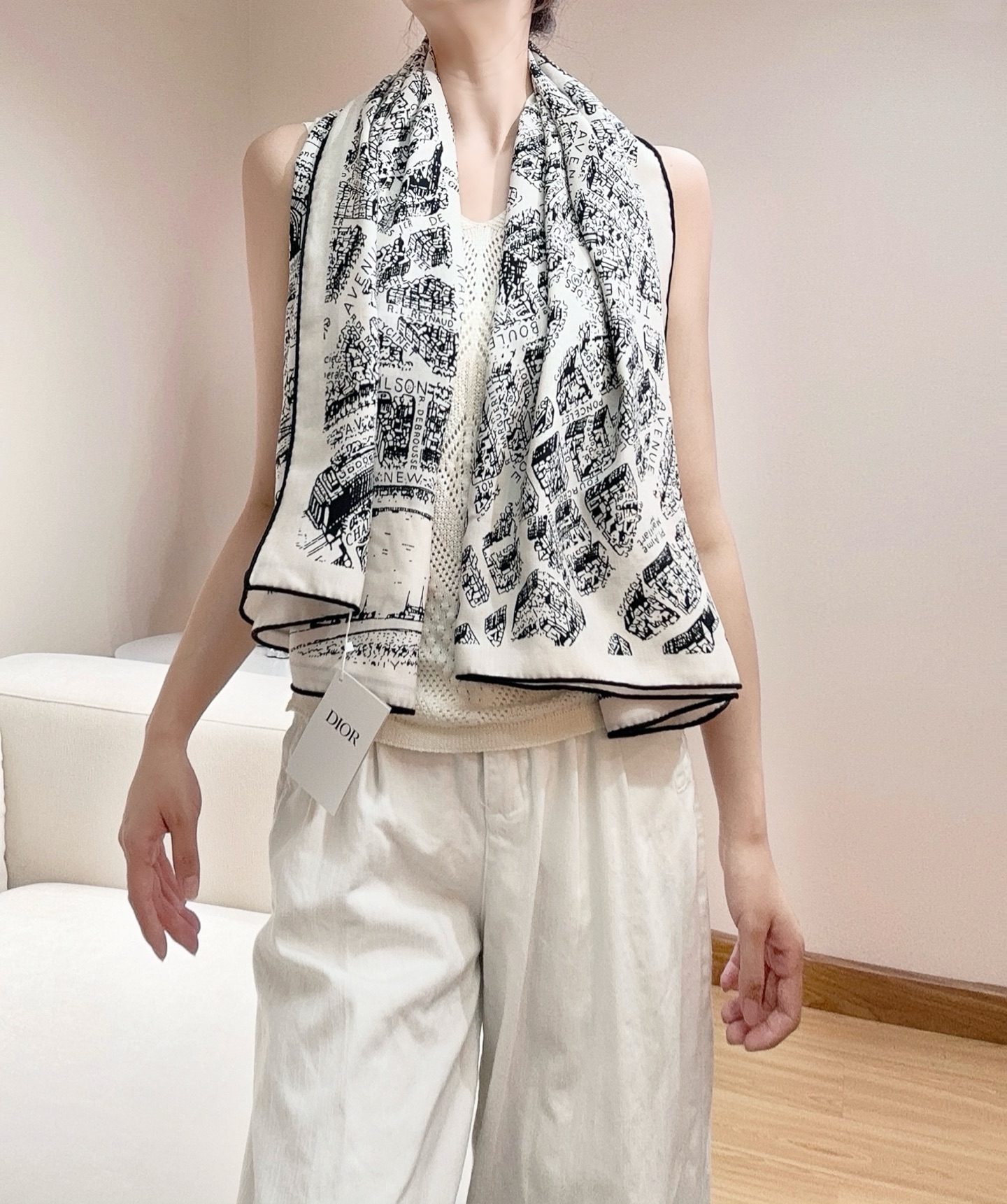 💃🏻💃🏻迪奥【巴黎地图140】羊绒方巾‼️抢‼️VIP推荐 ‼️👍下手一定要快【高端 大爱 ‼️纯羊绒