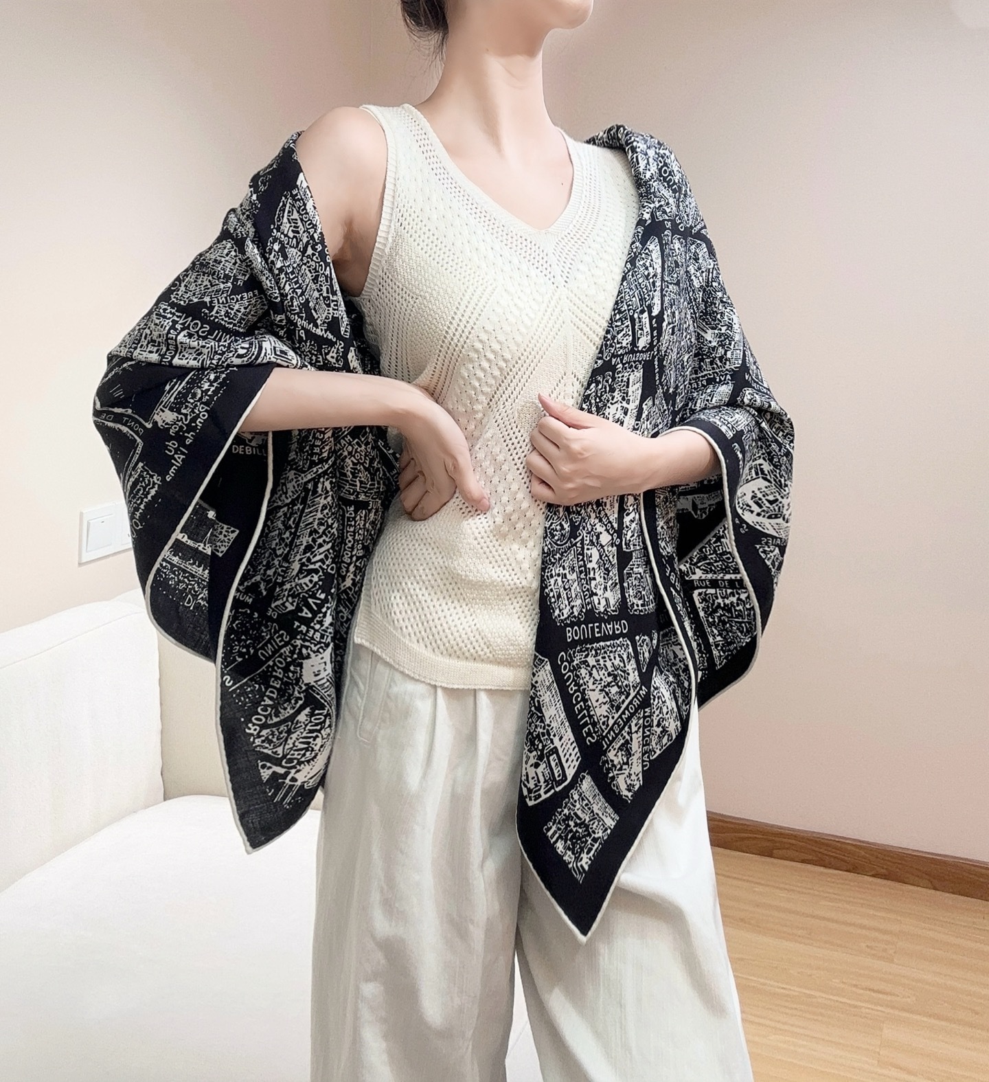 💃🏻💃🏻迪奥【巴黎地图140】羊绒方巾‼️抢‼️VIP推荐 ‼️👍下手一定要快【高端 大爱 ‼️纯羊绒