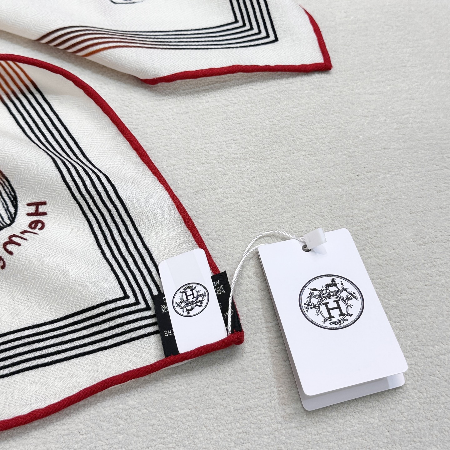 “马具故事的诗意回顾”140双面披肩设计师 弗洛伦斯·曼里克（Florence Manlik）尺寸：13