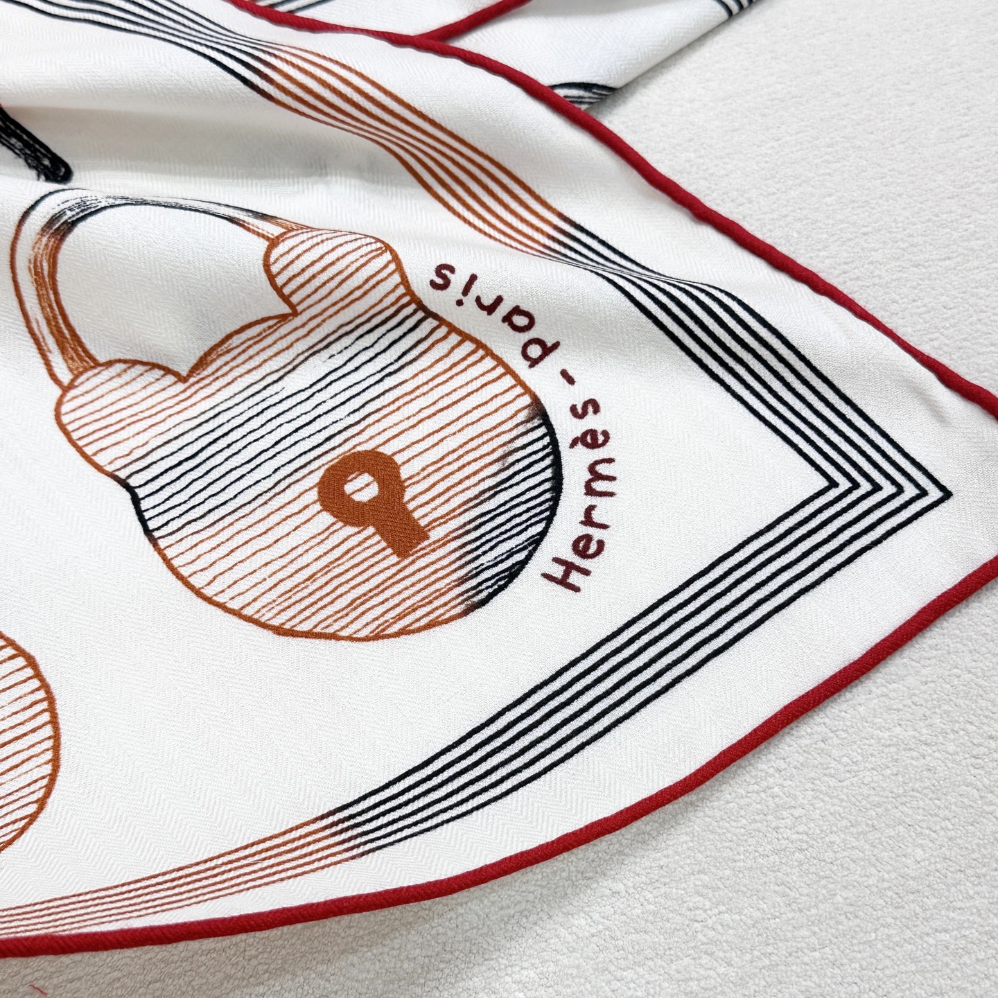 “马具故事的诗意回顾”140双面披肩设计师 弗洛伦斯·曼里克（Florence Manlik）尺寸：13