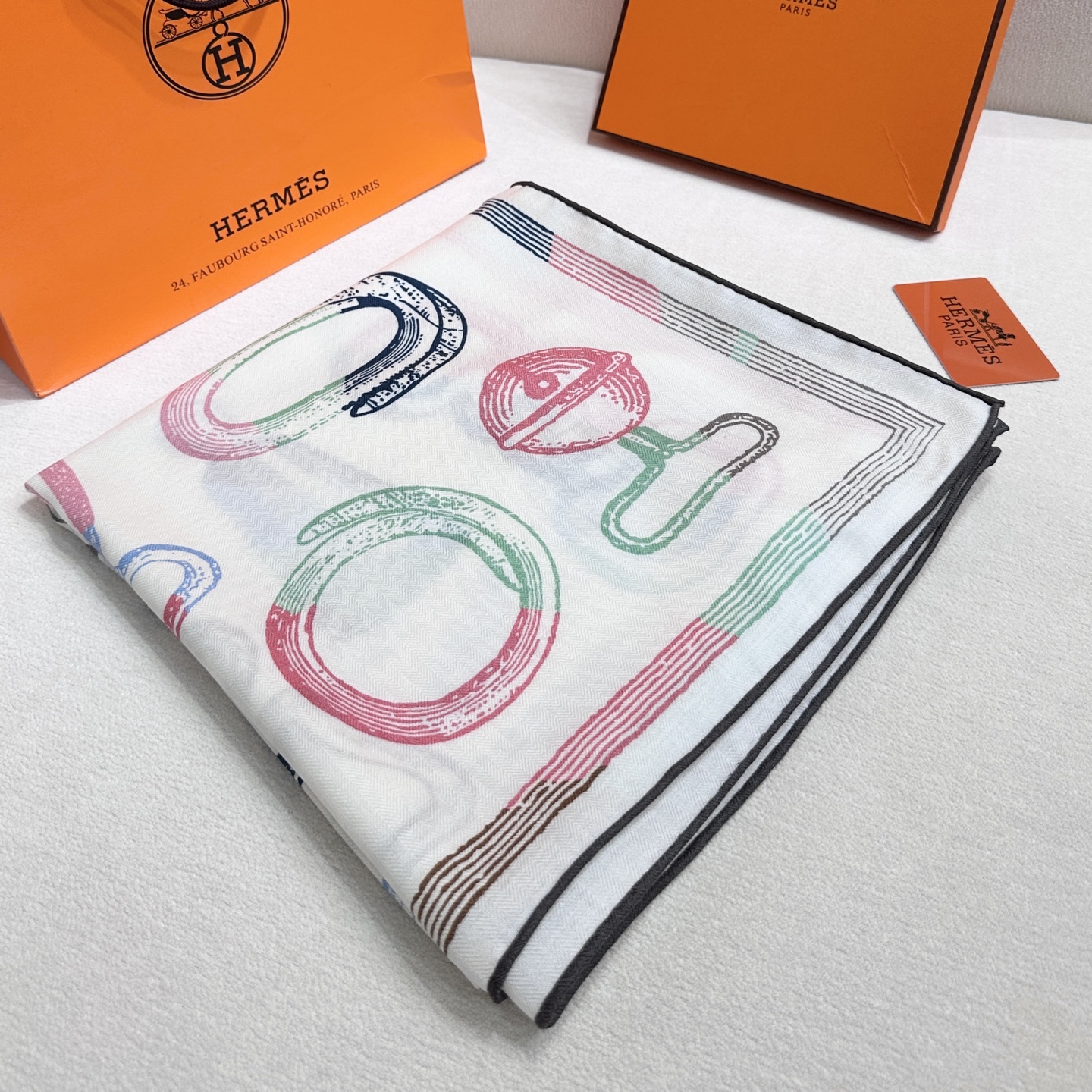 “马具故事的诗意回顾”140双面披肩设计师 弗洛伦斯·曼里克(Florence Manlik)尺寸:13