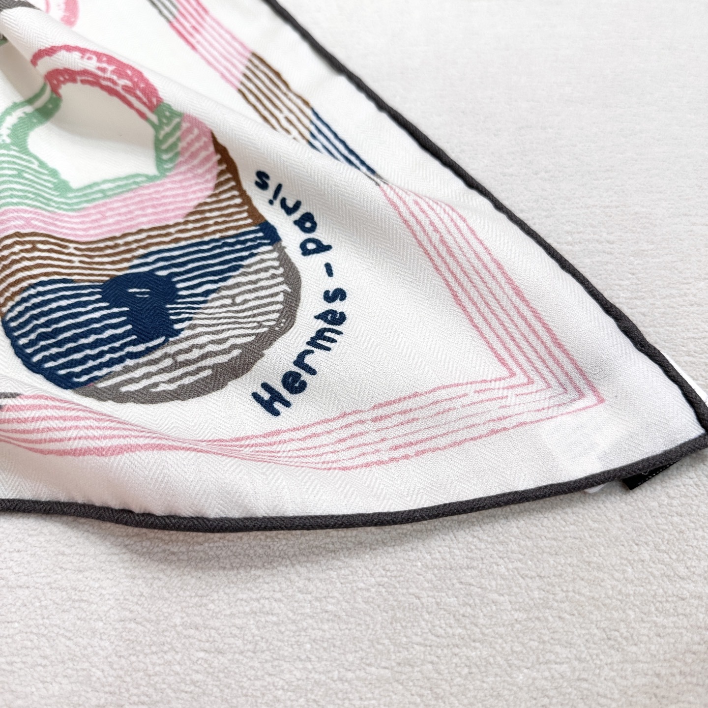 “马具故事的诗意回顾”140双面披肩设计师 弗洛伦斯·曼里克(Florence Manlik)尺寸:13