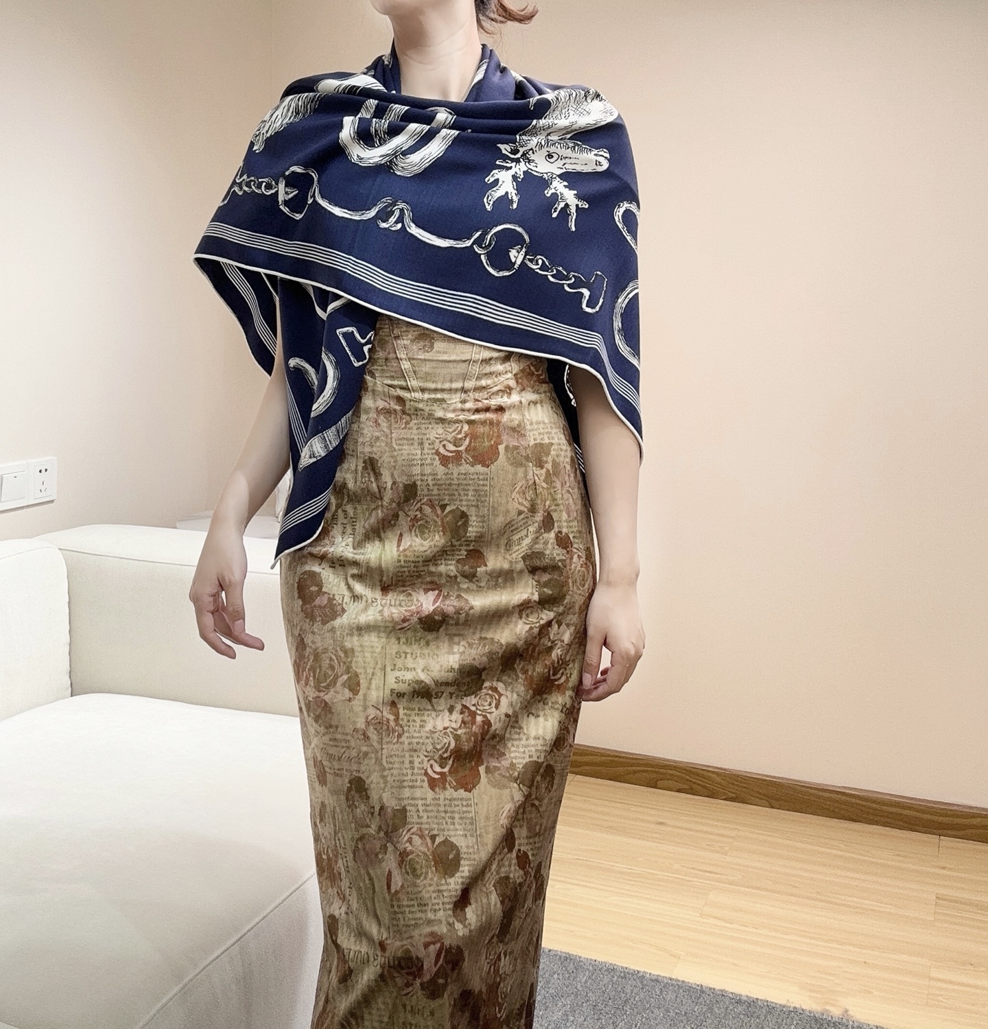 “马具故事的诗意回顾”140双面披肩设计师 弗洛伦斯·曼里克(Florence Manlik)尺寸:13