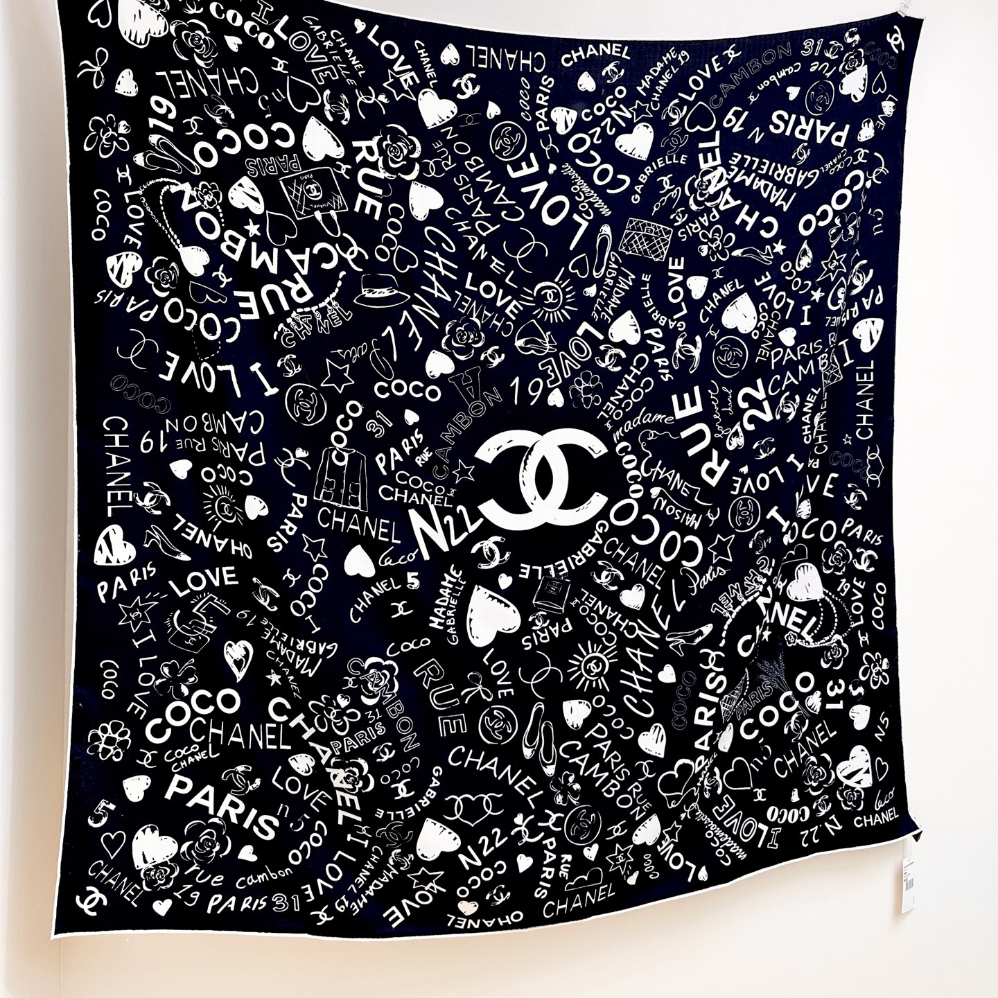 ✨✨【▪️ 优雅型格！这份魅力绝对是艺术大师级才能创作的一线水准❗️】太佩服Chanel这位设计师了，出