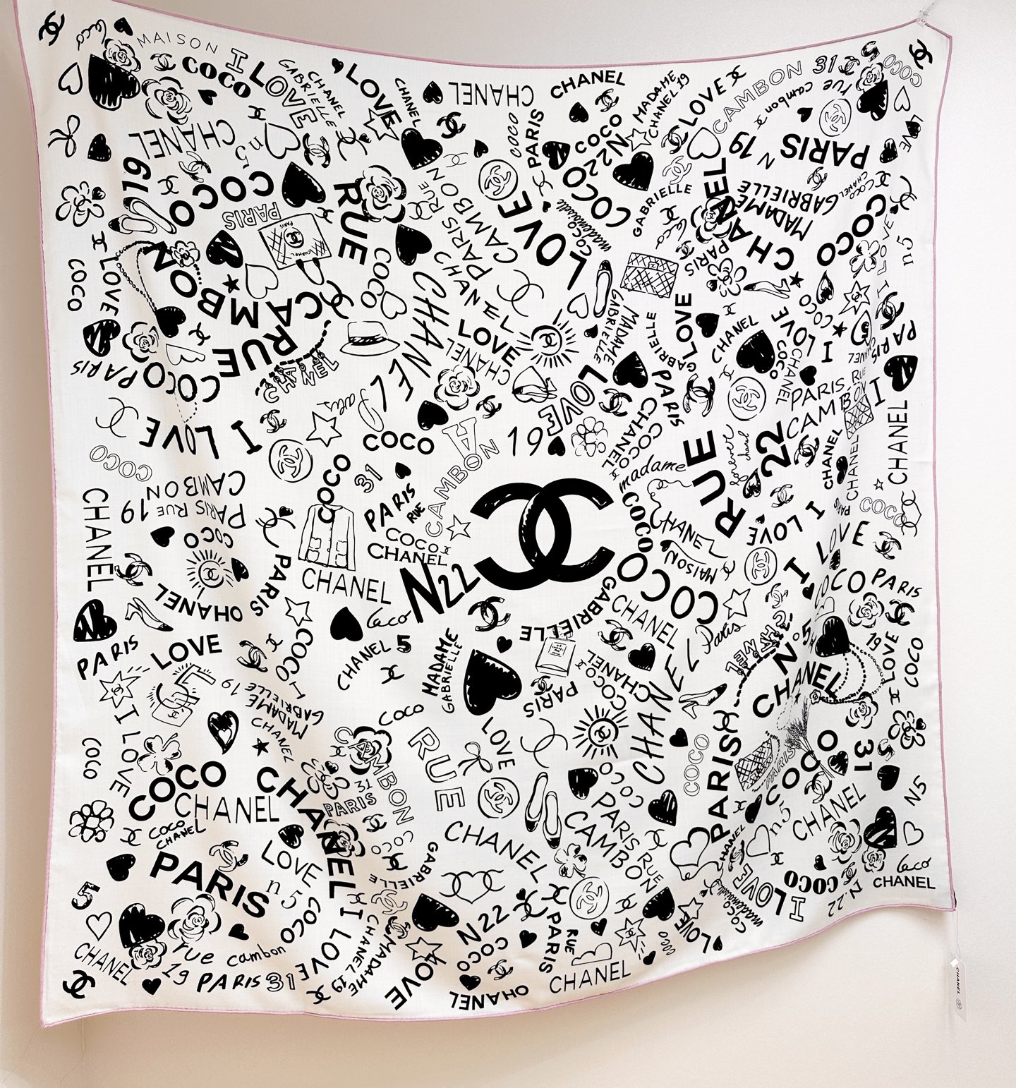 ✨✨【▪️ 优雅型格！这份魅力绝对是艺术大师级才能创作的一线水准❗️】太佩服Chanel这位设计师了，出