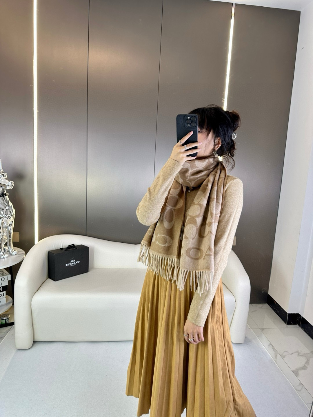 蔻驰 🌾新款到！Coach爆款！三色披肩也太好看了吧！不仅有颜值还有品质，97%羊毛+3%羊绒，手感超级