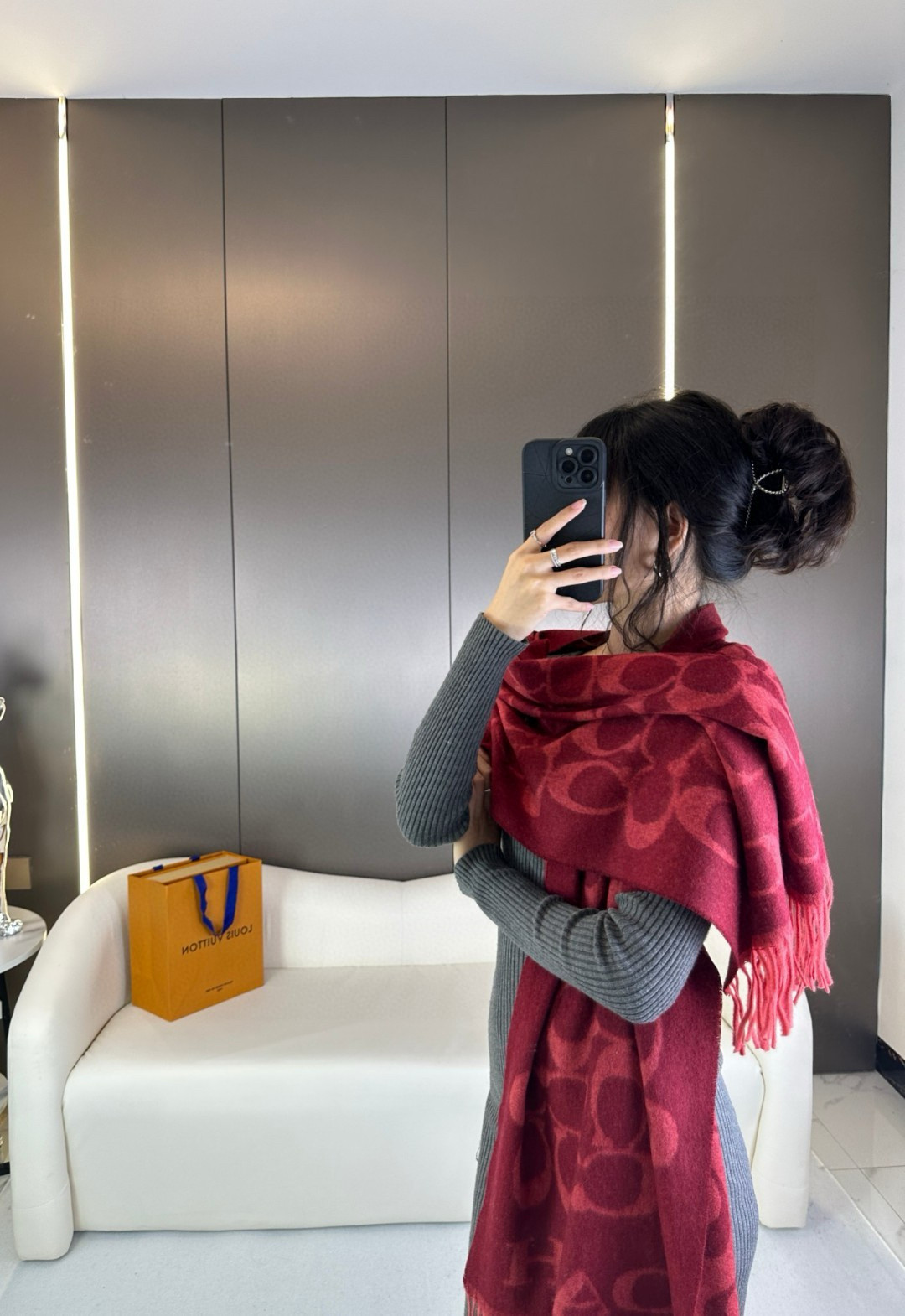 蔻驰 🌾新款到！Coach爆款！三色披肩也太好看了吧！不仅有颜值还有品质，97%羊毛+3%羊绒，手感超级