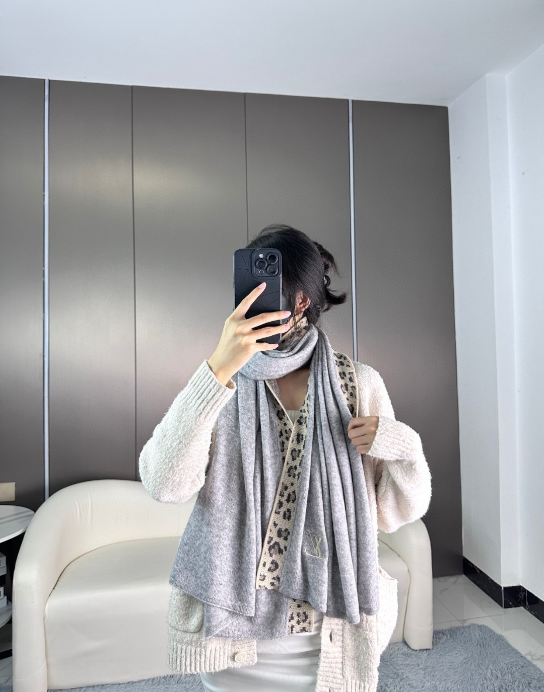 2025年🆕Louis Vuitton 🔜即将又会生火的爆款【驴家豹纹边框羊绒针织披肩】❗️出口美国的订