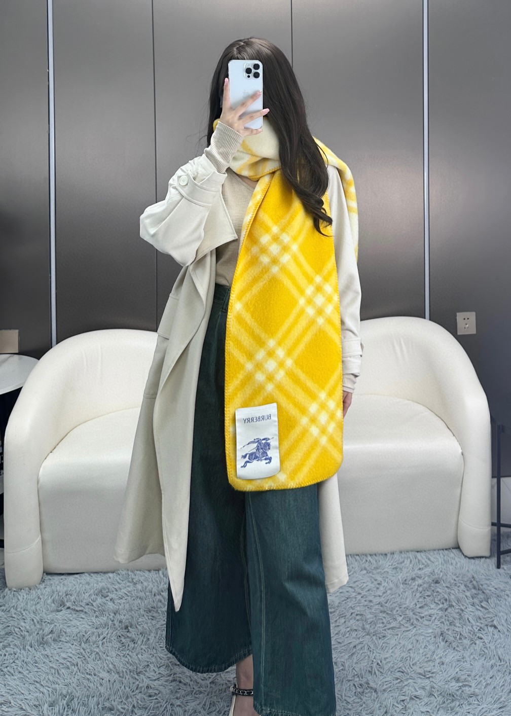 与去年帽子斗篷同一工厂订单出货，拿过的亲懂，真正的货美价优 （全智贤同款，百分百对版）Burberry可