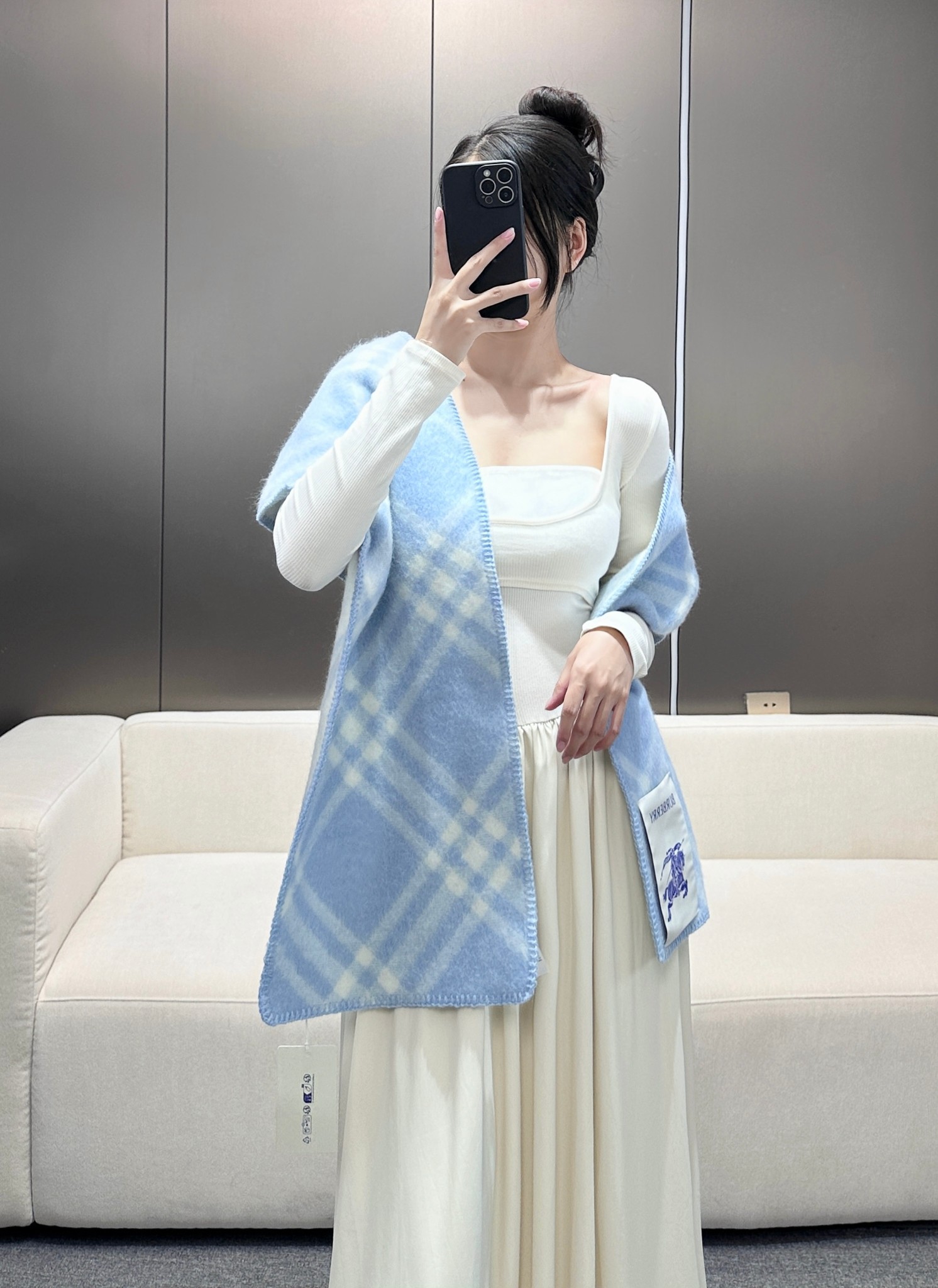 最新天兰色到！ （全智贤同款，百分百对版）Burberry可遇不可求的王炸级单品，绝对是独家级别，工艺与