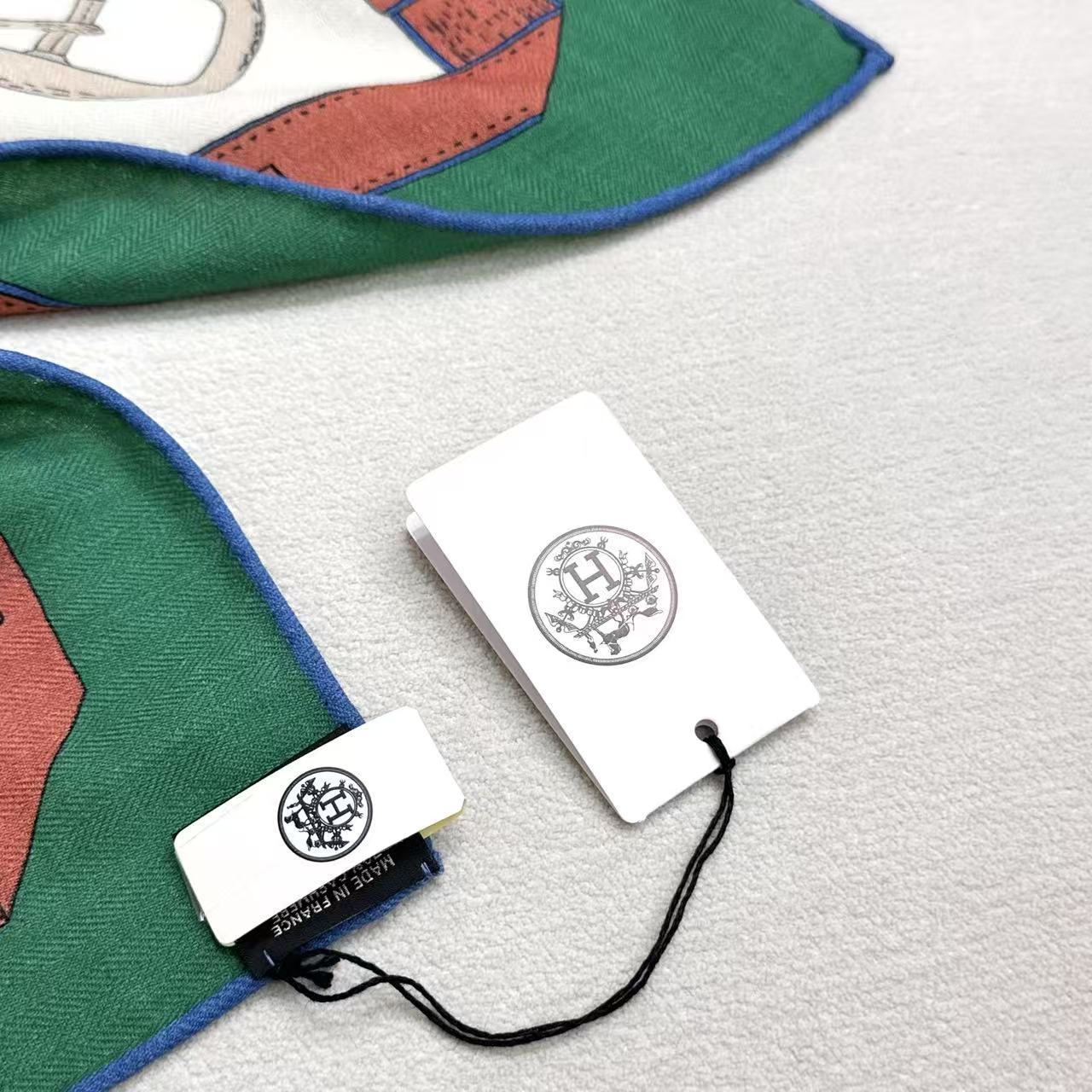 2025年专柜同步 最新款Hermes【双面同色】【跃动的马儿 140】‼️顶级丝羊绒工艺超值‼️爱马仕