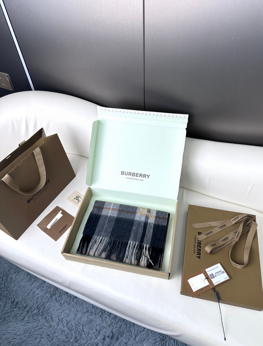 【帅气绅士有型No.1✓❗️】▪️怒赞推荐‼️高端男士款~超级无敌软糯的深度水波纹男士纯羊绒围巾！设计真