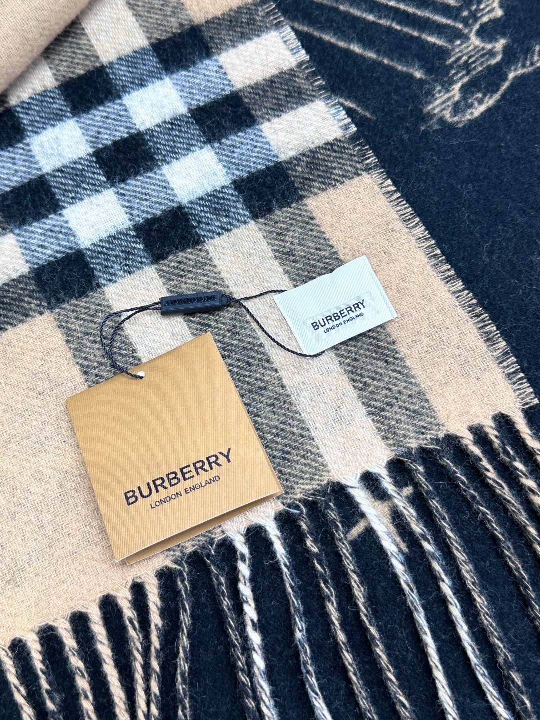 BURBERRY ｜ 天体独角兽围巾格纹拼天体印花纯羊绒提花围巾（AB版）尺寸：210cmx45cm独角