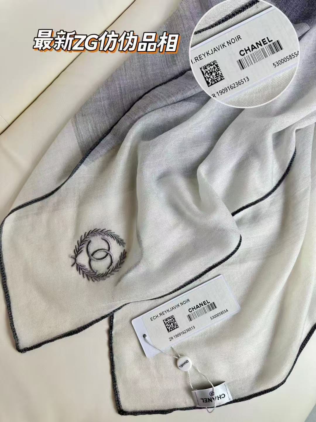 CHANEL2025新款到，重点推荐！！！高级舒适时髦气质。香奈儿这款触动内心的柔美围巾，无法模仿的颜色