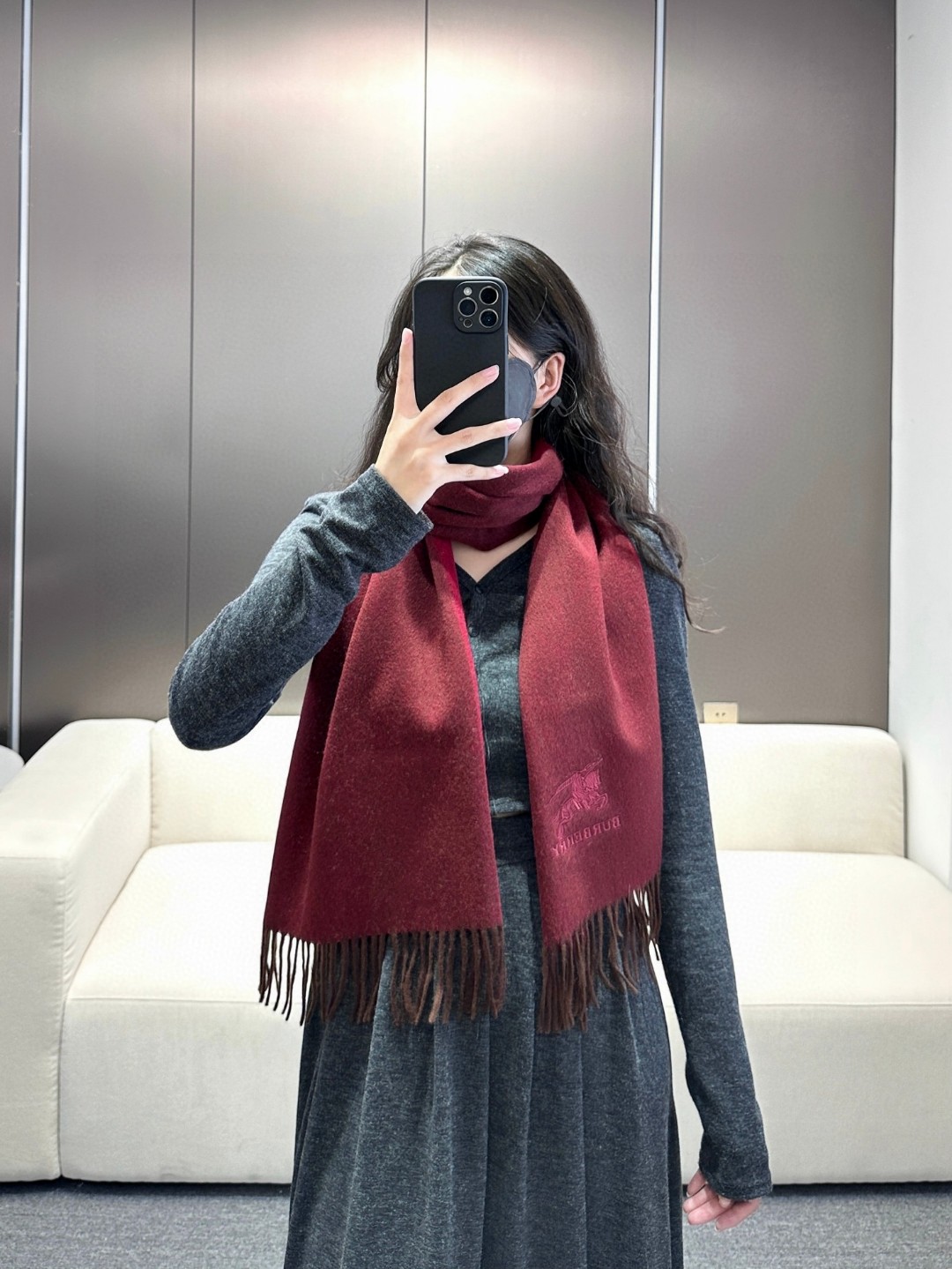 P140 🔥 巴宝莉【刺绣战马】2024 最新款男女通用情侣款👫重磅推荐💥 经典的格子,永不过时🔥非常保暖柔软亲肤,不扎脖😍经典巴宝莉格纹设计😘太美了赶紧下手吧🎉中性款男女各自选择自己中意的颜色,材质:羊绒,尺寸:32x180
。P140 🔥 巴宝莉【刺绣战马】2024 最新款男女通用情侣款👫重磅推荐💥 经典的格子,永不过时🔥非常保暖柔软亲肤,不扎脖😍经典巴宝莉格纹设计😘太美了赶紧下手吧🎉中性款男女各自选择自己中意的颜色,材质:羊绒,尺寸:32x180
。