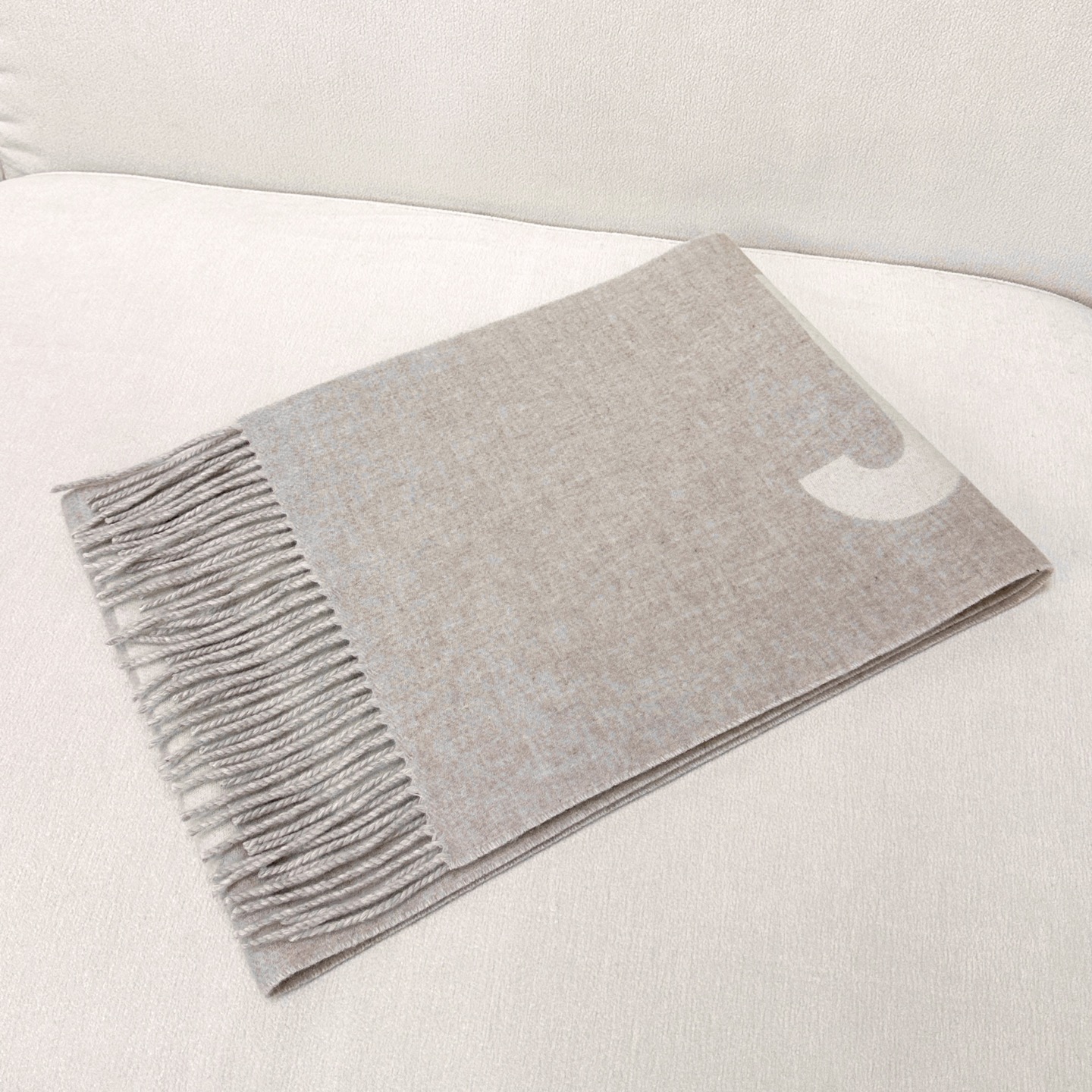 ✨Jacquemus 双面围巾❗今年真的被疯狂种草 今年冬天就非宠这条 好看的要疯掉了，太有型太有魅力了