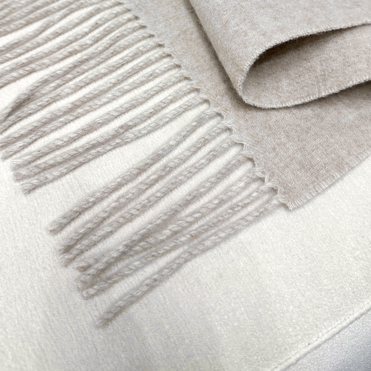 ✨Jacquemus 双面围巾❗今年真的被疯狂种草 今年冬天就非宠这条 好看的要疯掉了，太有型太有魅力了