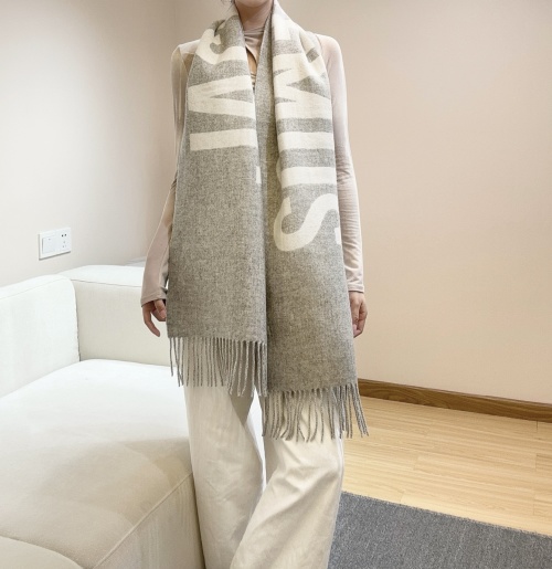 Jacquemus Double-Sided Lambswool Scarf - Stylish & Versatile Winter Essential 1 Jacquemus Double-Sided Lambswool Scarf - Stylish & Versatile Winter Essential