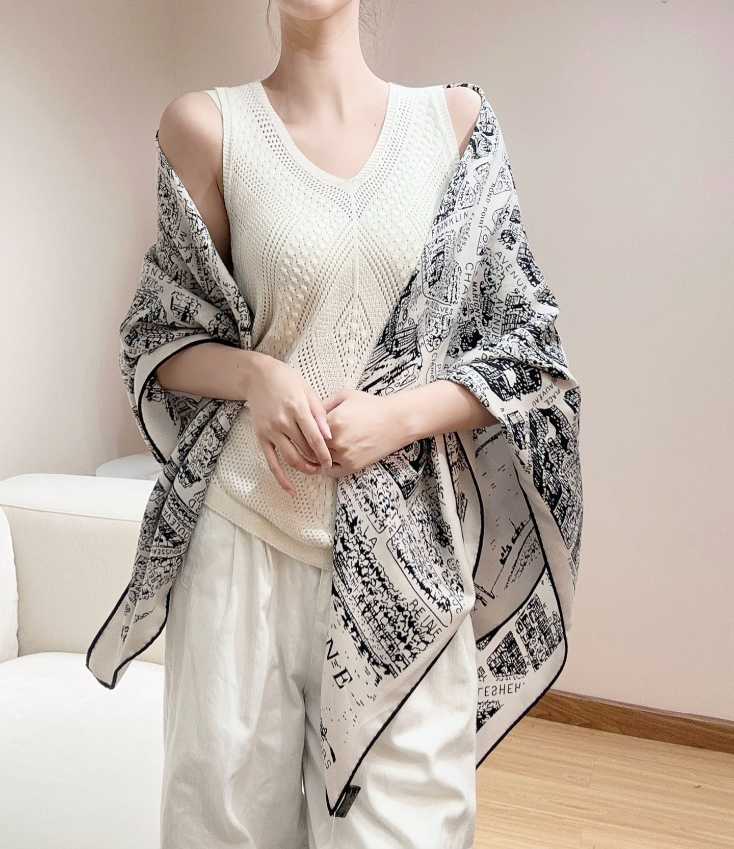 💃🏻💃🏻迪奥【巴黎地图140】羊绒方巾‼️抢‼️VIP推荐 ‼️👍下手一定要快【高端 大爱 ‼️纯羊绒 