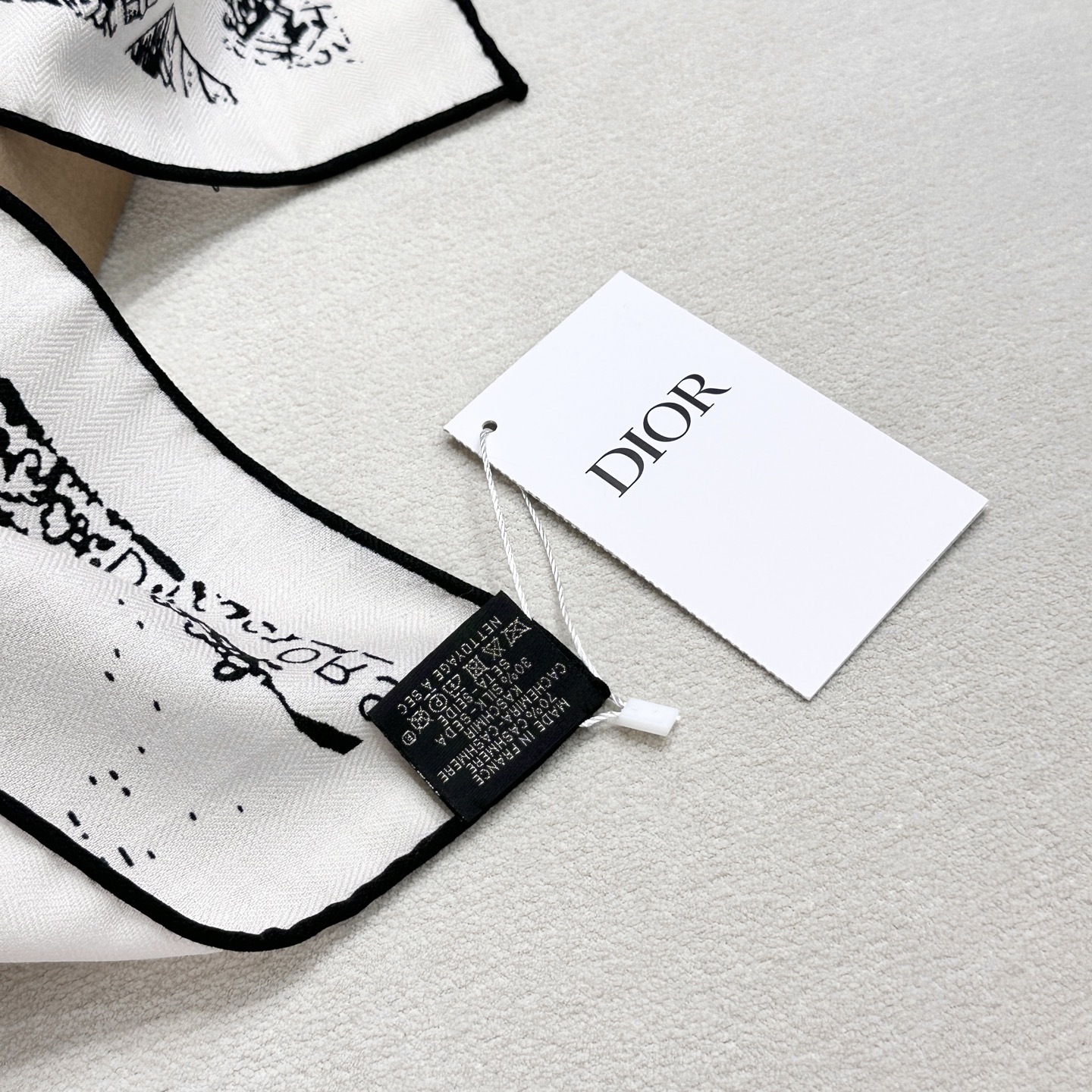 💃🏻💃🏻迪奥【巴黎地图140】羊绒方巾‼️抢‼️VIP推荐 ‼️👍下手一定要快【高端 大爱 ‼️纯羊绒