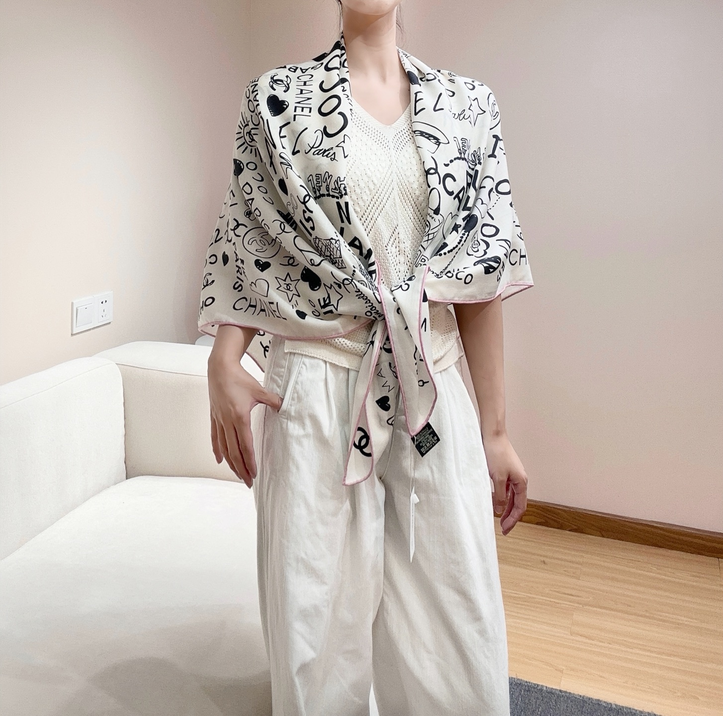 ✨✨【▪️ 优雅型格！这份魅力绝对是艺术大师级才能创作的一线水准❗️】太佩服Chanel这位设计师了，出