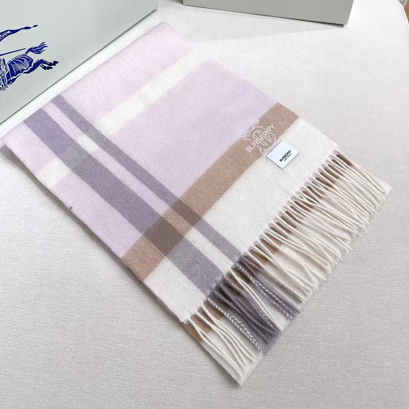 Burberry爆款上新 高端男女士围巾👍【TB羊毛格纹】独家牛货🐂 奢华尽在尺寸之间，高端品质‼️具有