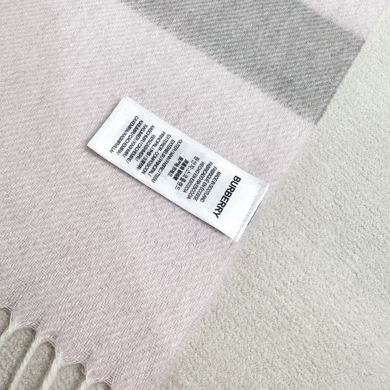 Burberry爆款上新 高端男女士围巾👍【TB羊毛格纹】独家牛货🐂 奢华尽在尺寸之间，高端品质‼️具有