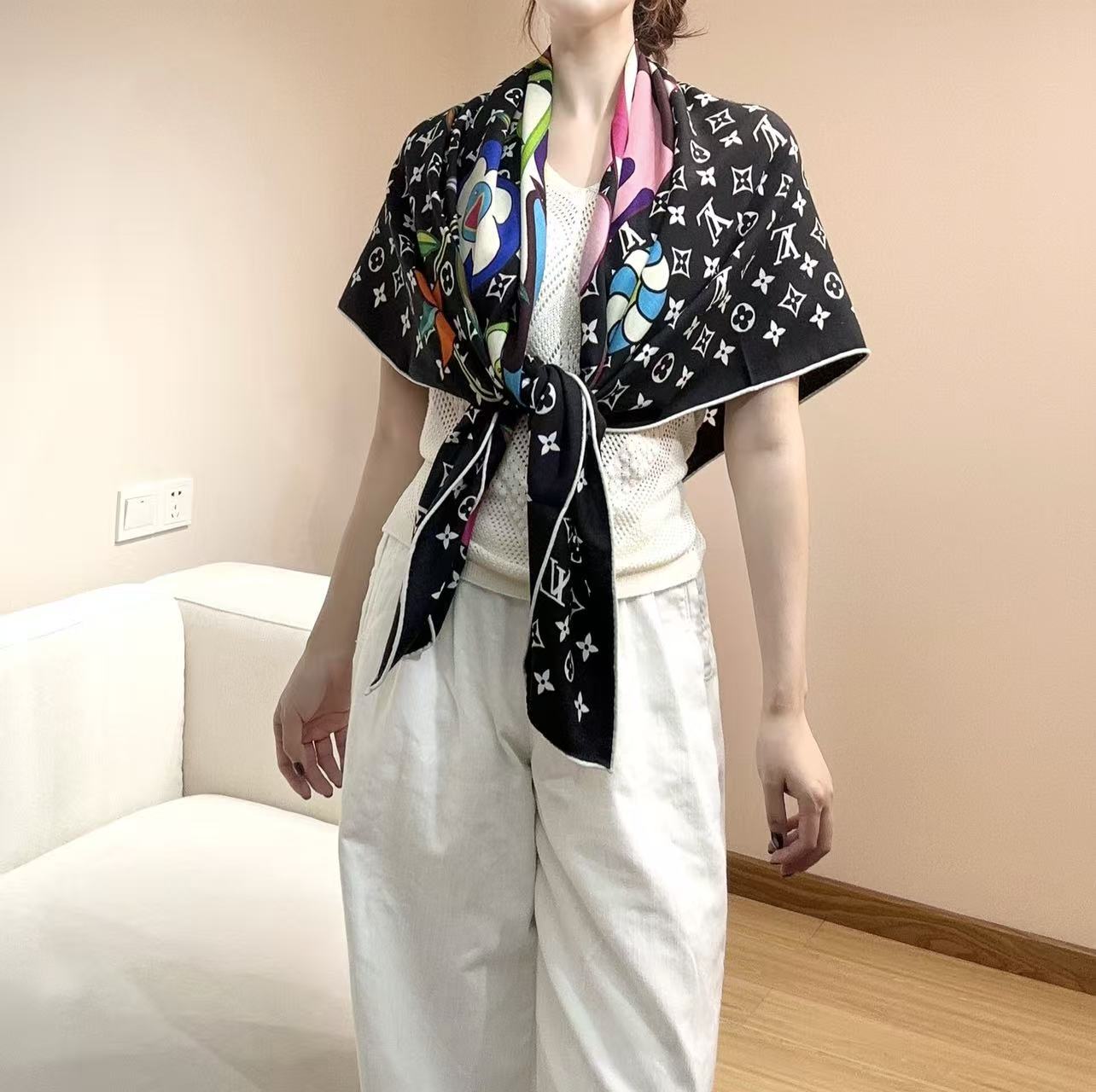 LV x TM SUPERFLAT方巾【顶级丝绒双面同色方巾】LV x TM Monogram SuPe