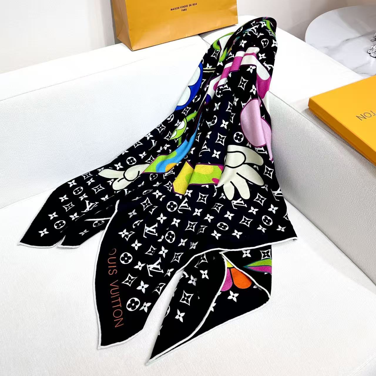 LV x TM SUPERFLAT方巾【顶级丝绒双面同色方巾】LV x TM Monogram SuPe