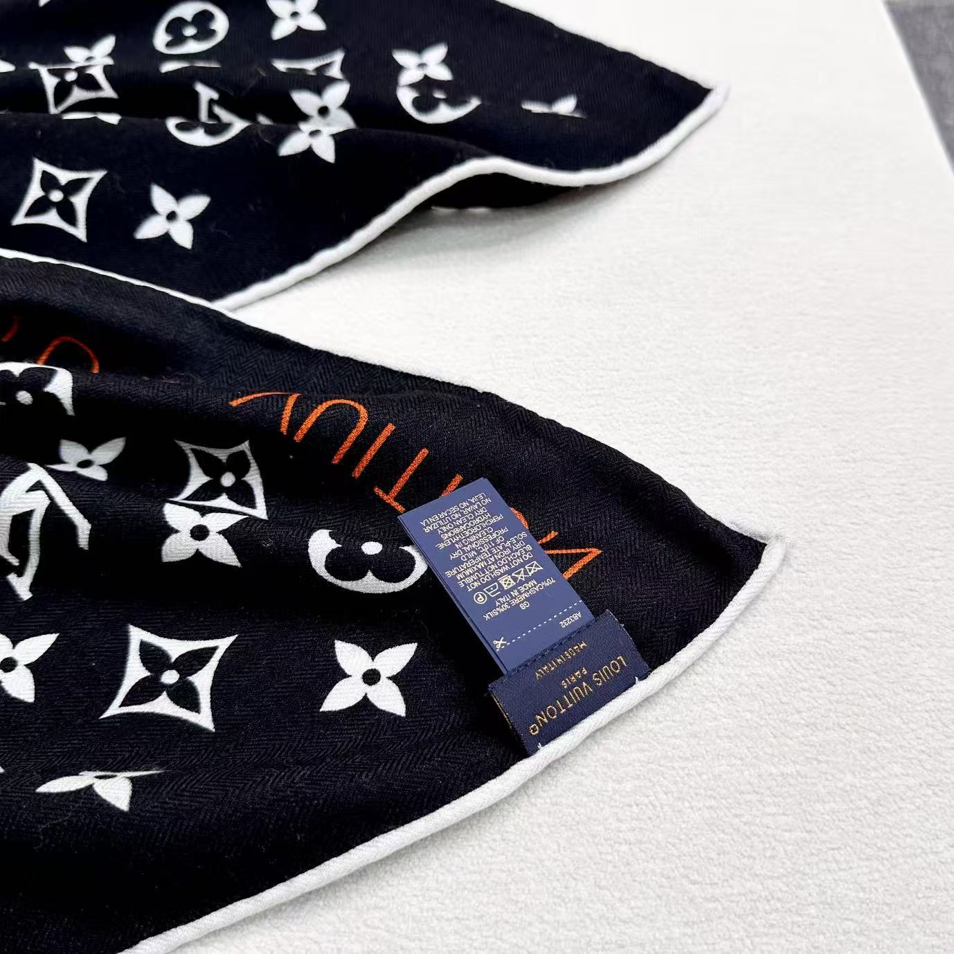 LV x TM SUPERFLAT方巾【顶级丝绒双面同色方巾】LV x TM Monogram SuPe