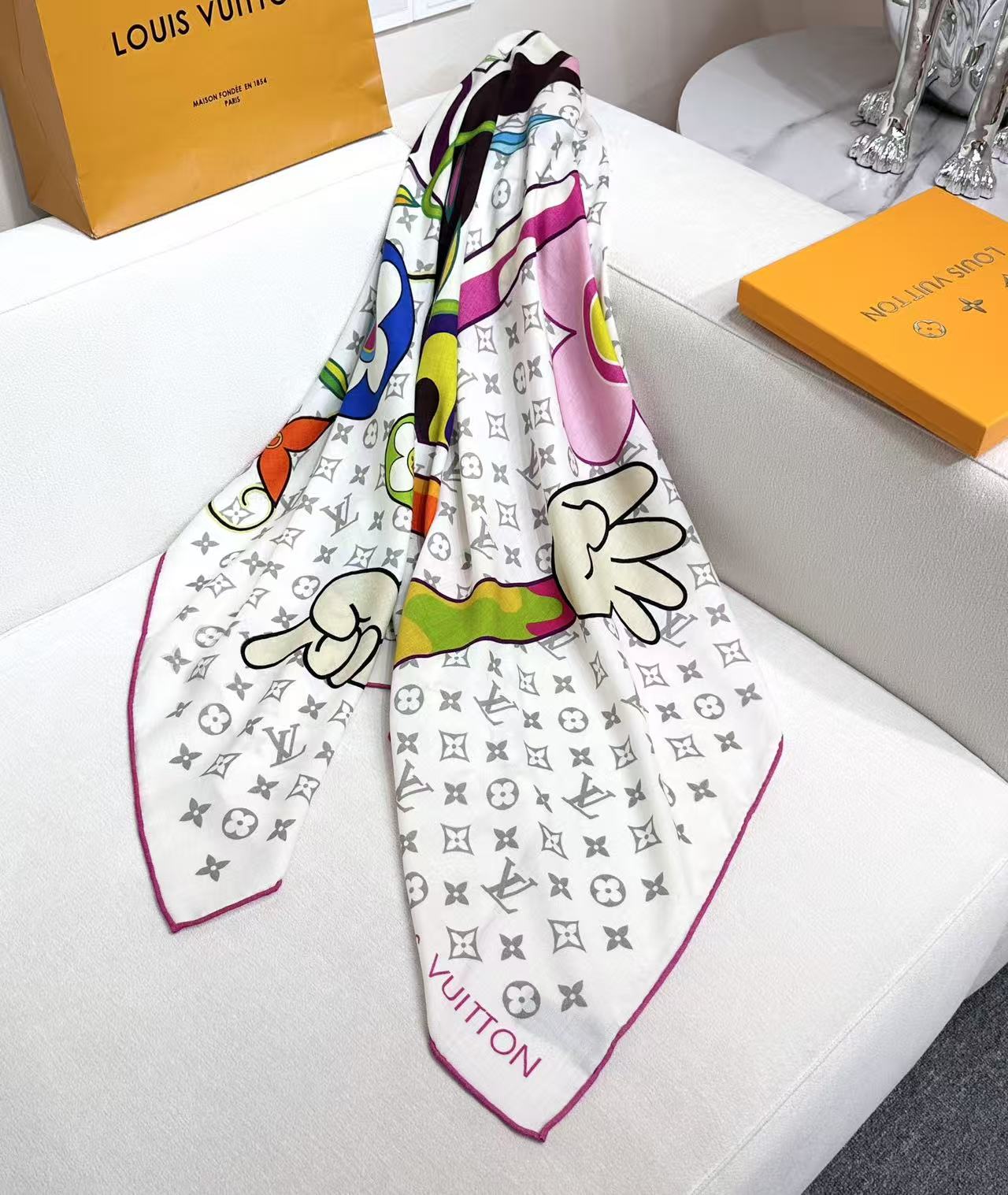 LV x TM SUPERFLAT方巾【顶级丝绒双面同色方巾】LV x TM Monogram SuPe