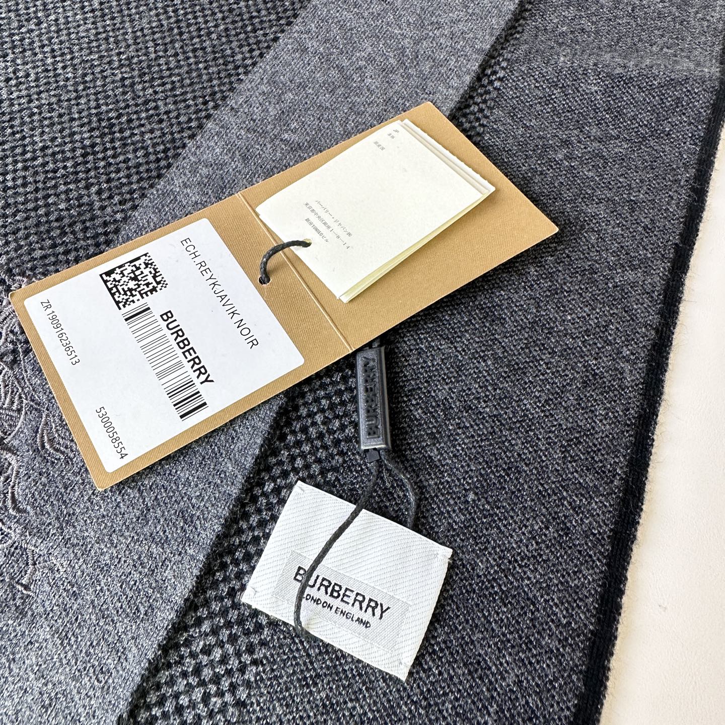 新款到！2025年Burberry爆款上新 高端男士围巾👍【经典战马格纹】独家牛货🐂 具有超高羊绒品质才