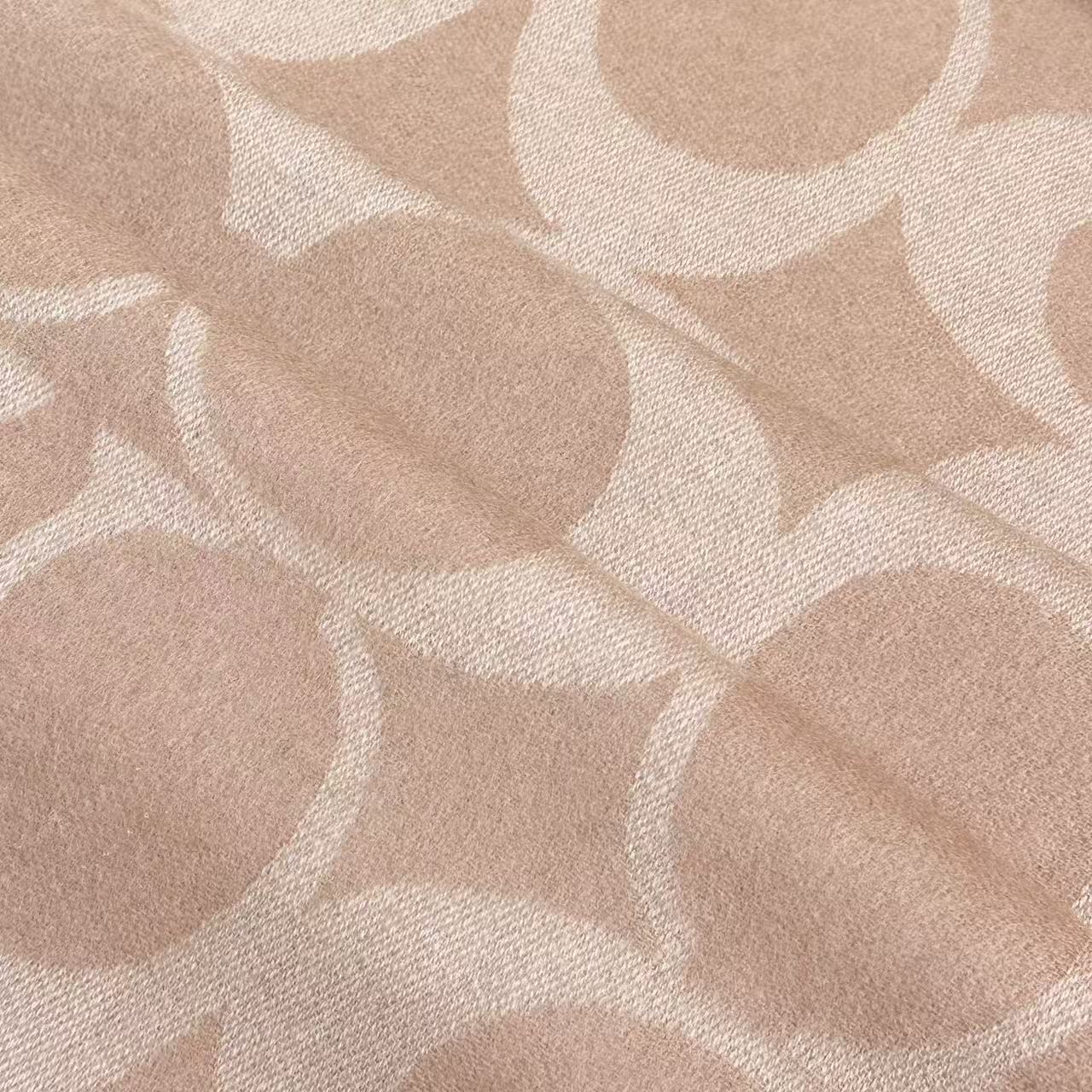 。【COCAH · 蔻驰新款大C字母】专柜都在抢货的节奏 。Coach经典C字母太好看了吧！不仅有颜值还