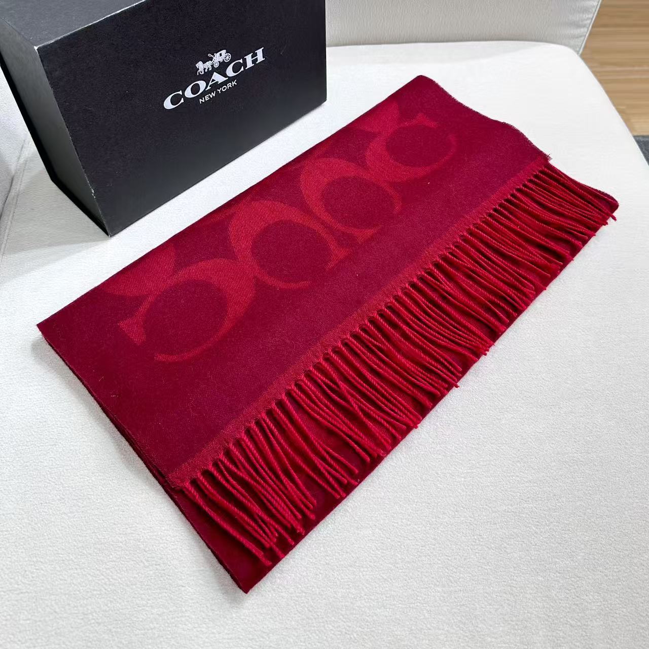 。【COCAH · 蔻驰新款大C字母】专柜都在抢货的节奏 。Coach经典C字母太好看了吧！不仅有颜值还