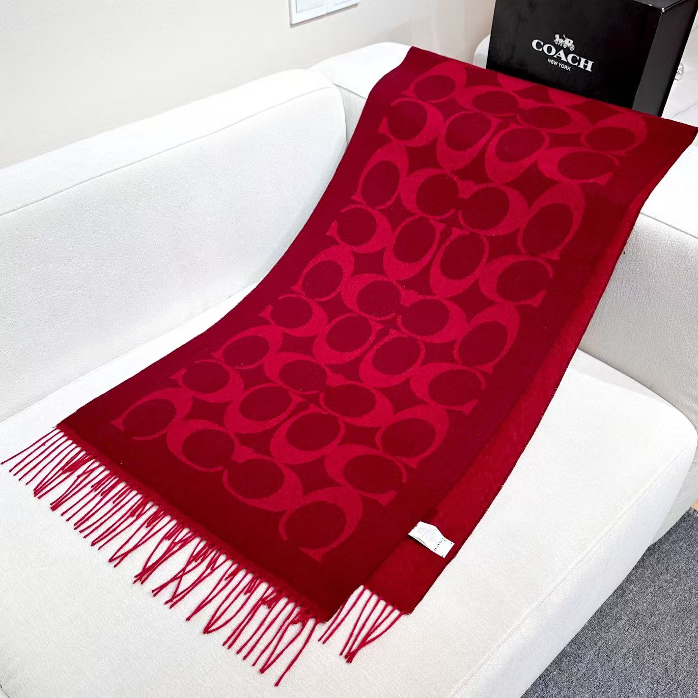 。【COCAH · 蔻驰新款大C字母】专柜都在抢货的节奏 。Coach经典C字母太好看了吧！不仅有颜值还