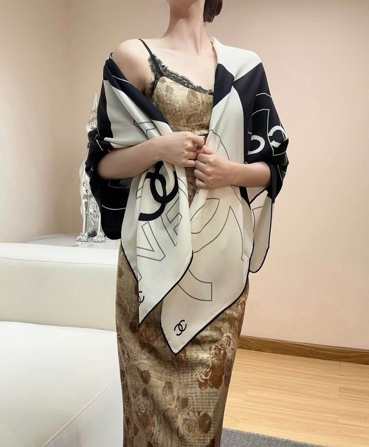 💟新品上新🌈Chanel 25年秋冬新品丝绒 Chanel 25s秋【140顶级丝毛双面同色披肩 秋冬披