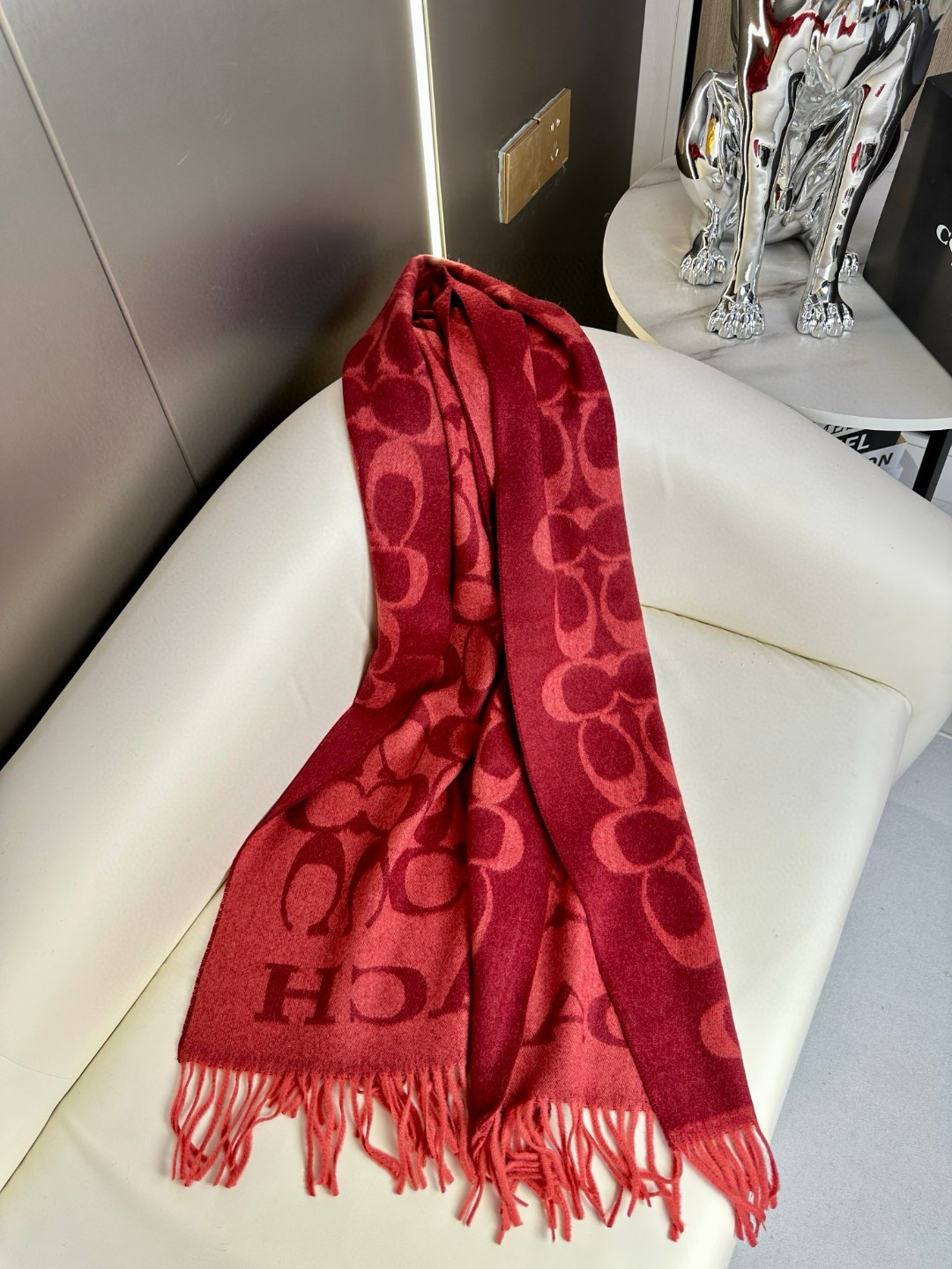 蔻驰 🌾新款到！Coach爆款！三色披肩也太好看了吧！不仅有颜值还有品质，97%羊毛+3%羊绒，手感超级