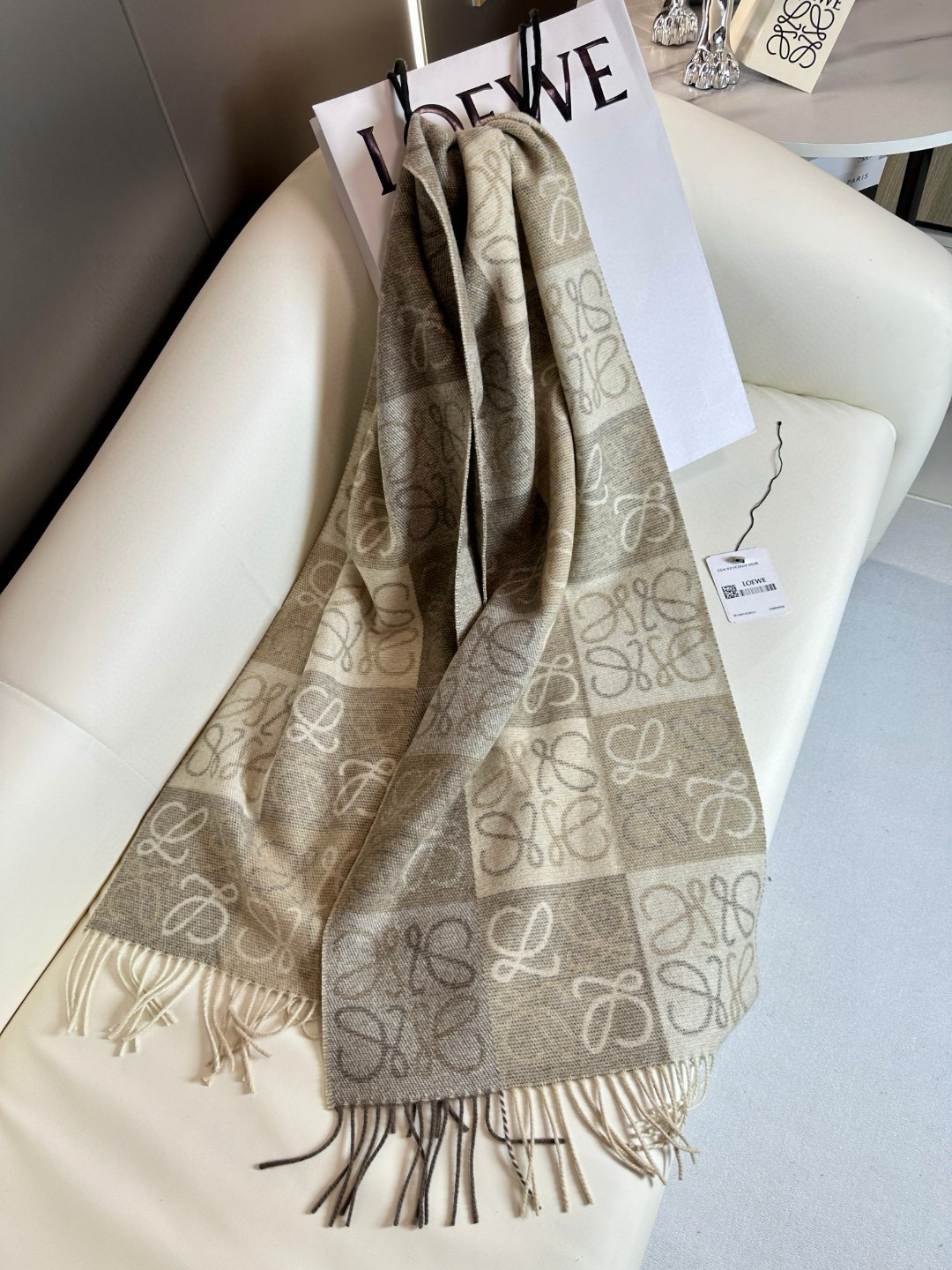 价优版本130品名: 新双色棋盘格面料：羊毛➕羊绒尺寸：40*180（不含须）颜色： 绿色全新升级色纺织