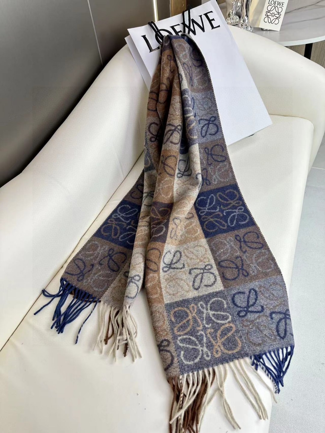 价优版本品名: 新双色棋盘格面料:羊毛➕羊绒尺寸:40*180(不含须)颜色: 绿色全新升级色纺织造 色