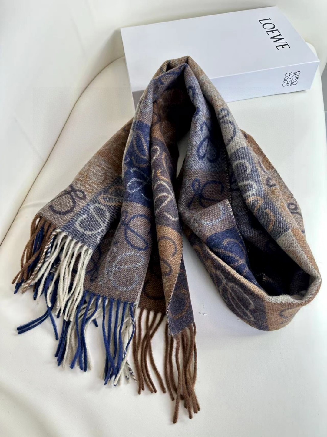 价优版本品名: 新双色棋盘格面料:羊毛➕羊绒尺寸:40*180(不含须)颜色: 绿色全新升级色纺织造 色