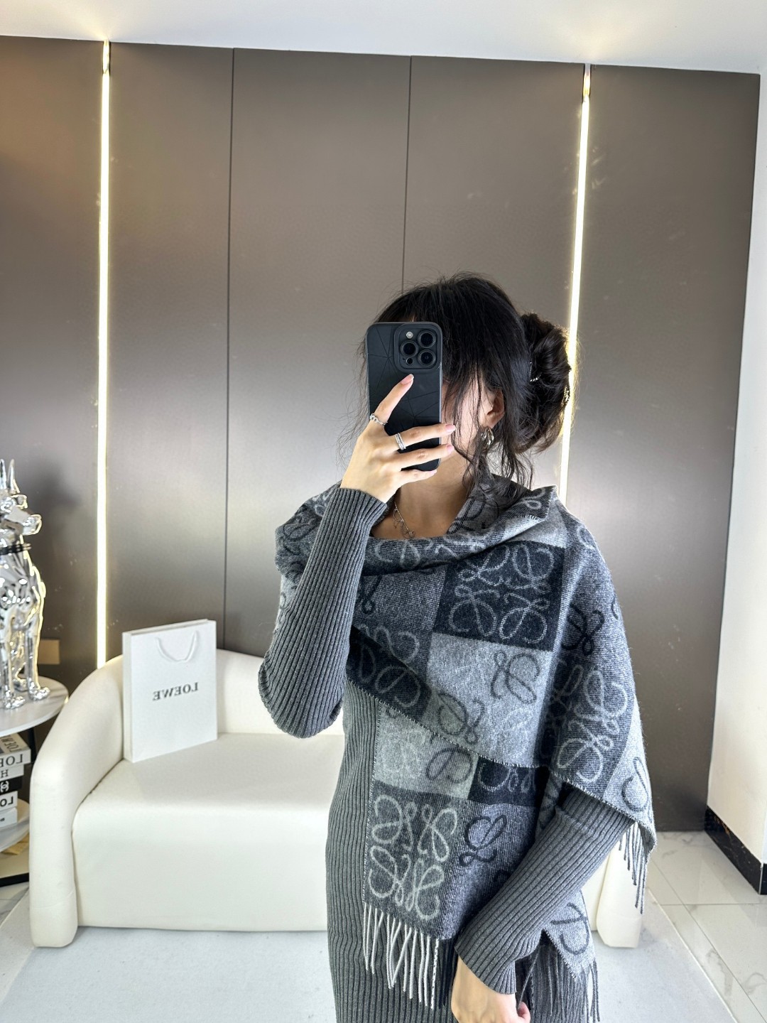 价优版本品名: 新双色棋盘格面料：羊毛➕羊绒尺寸：40*180（不含须）颜色： 灰色全新升级色纺织造 色